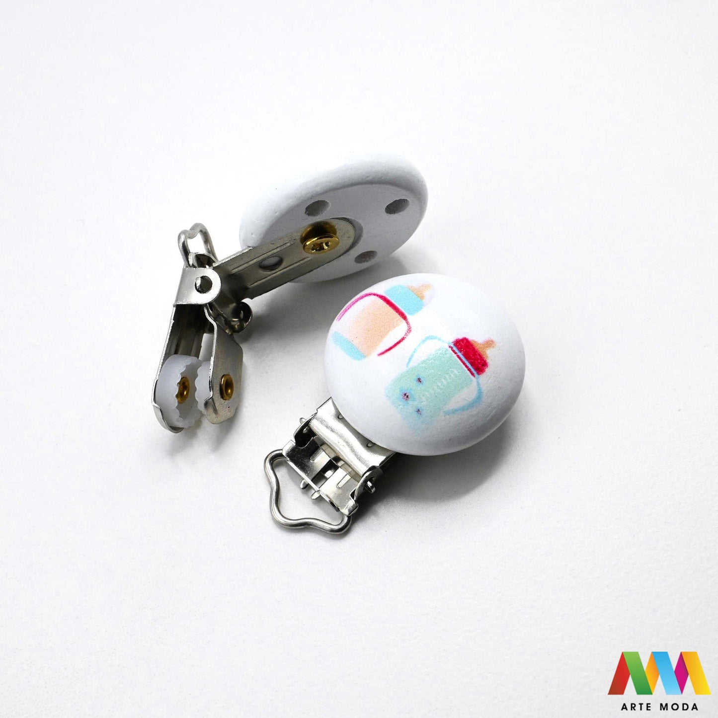 metalne kopče drvene za dude pribor bebe djeca personalizirane repromaterijal duda beba drveni element Bočica Savršen izbor za izradu sigurnih i jedinstvenih duda za vaše najmlađe Kombinacija izdržljivog metala i toplog drveta daje ovim kopčama elegantan izgled i čini ih idealnim za personalizaciju Naše kopče su sigurne za djecu bez oštrih rubova i izrađene od kvalitetnih materijala