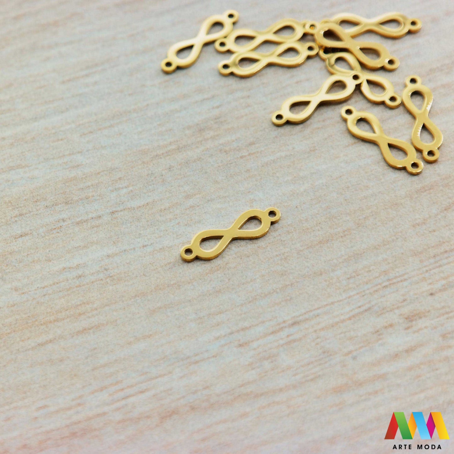 beskonačno privjesak s dvije rupe dve od čelika repromaterijal čelični ogrlice ogrlica narukvica narukvice nanožnica nehrđajući Privjesci izrađeni od nehrđajućeg čelika 316L koji služe za izradu nakita poput narukvica ili ogrlica najčešće se koriste za nizanje ili uz pomoć alkice se stavljaju na sajlu gumu flaks i ostale materijale