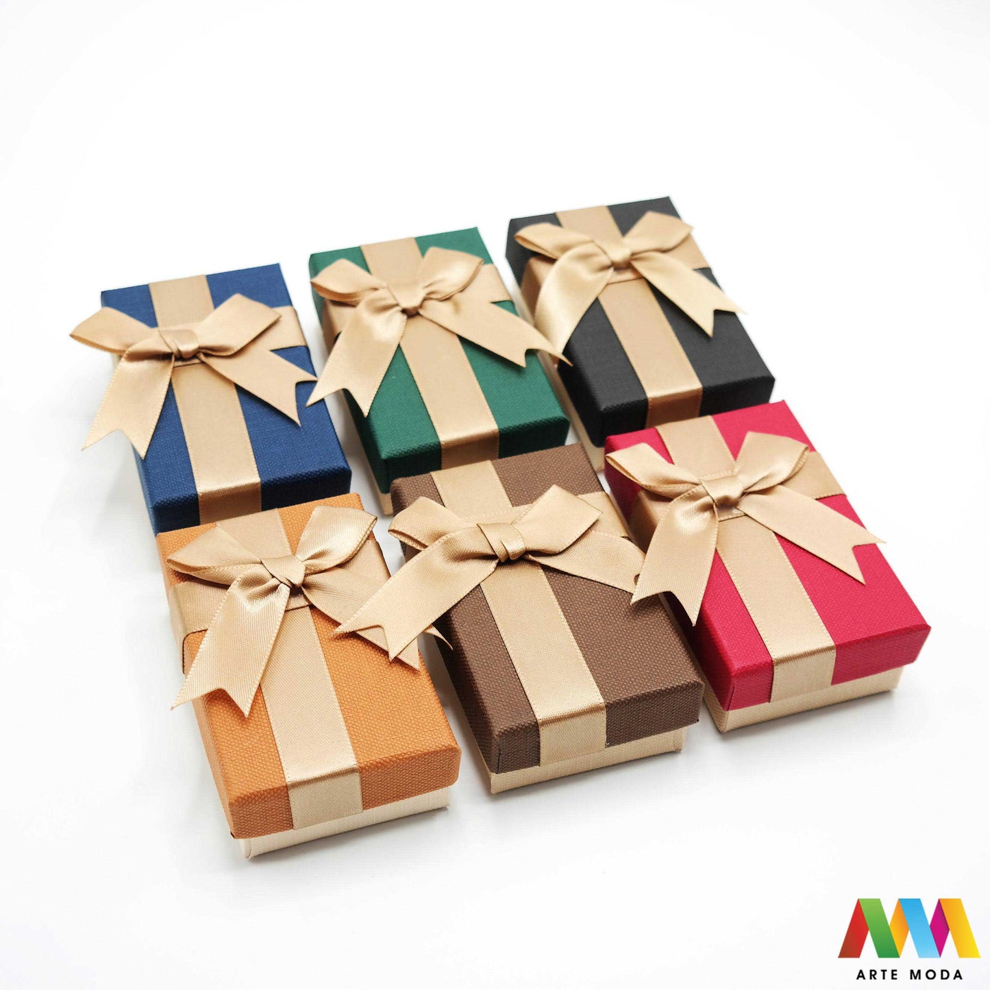 ukrasne kartonske kutije za nakit papir spužva ambalaža ogrlice narukvice nanožnice naušnice prsten kutija ukrasna kutijica kartonska karton ukrasne kartonske kutije za nakit u raznim bojama izrađene od papira i spužve koriste se kao ambalaža za ogrlice narukvice nanožnice naušnice i prstenove arte moda