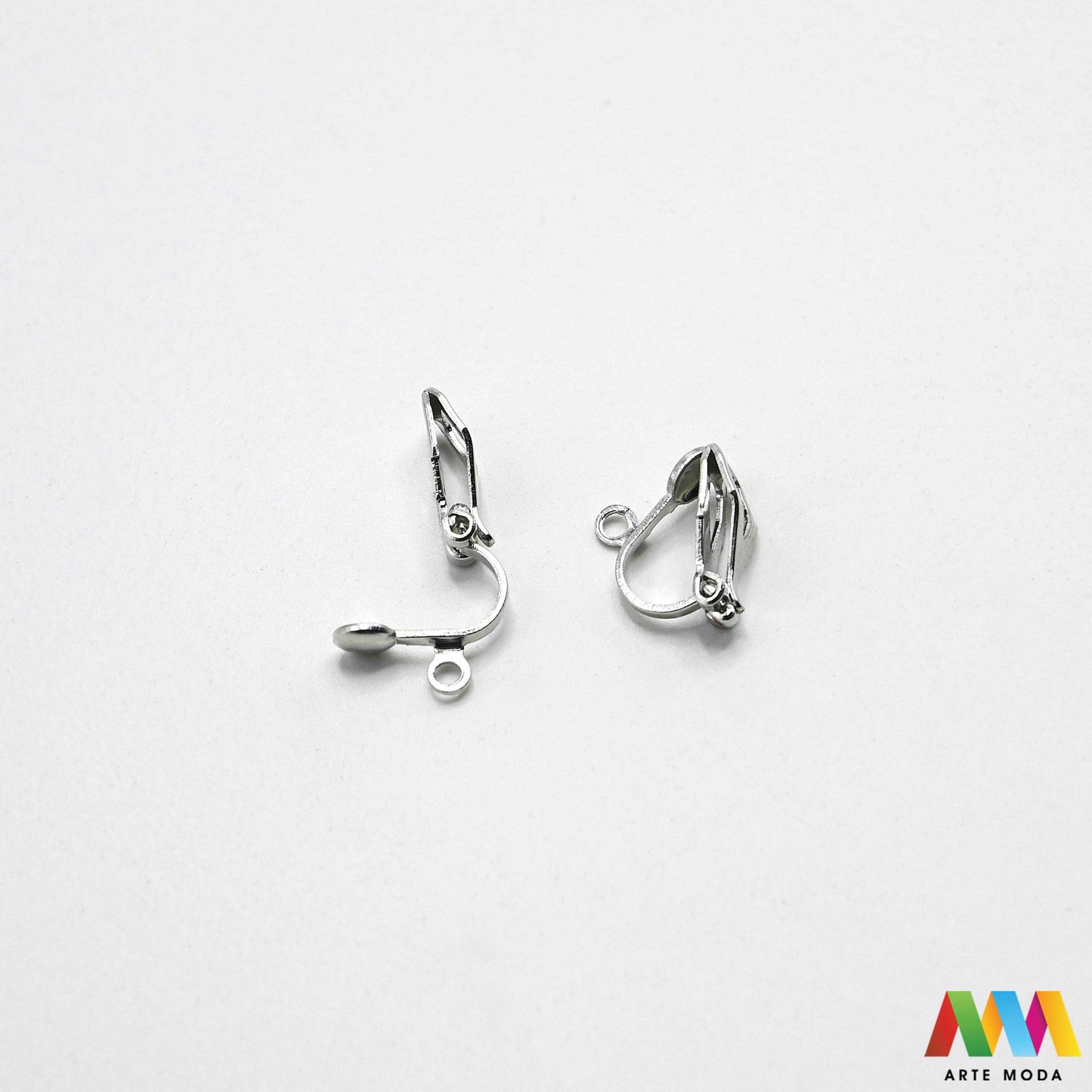 metalne klipse za nauĆĄnice baze bez buĆĄenja mehanizam izradu nakita uĆĄiju DIY nakit metalni pribor udobne klips nakit materijal ukrasi ploÄica lijepljenje komponente klip ploÄicom uho kukicom kuka IzraÄujte nauĆĄnice Metalne klipse baze koji nemaju probuĆĄene uĆĄi ili ĆŸele udobnije rjeĆĄenje za teĆŸi nakit NaĆĄe baze s ploÄicama za lijepljenje ili kukicama omoguÄuju laku personalizaciju perlama i kristalima Osigurajte stil i udobnost uz kvalitetne metalne komponente uradi sam nauĆĄnice arte moda repromaterijal