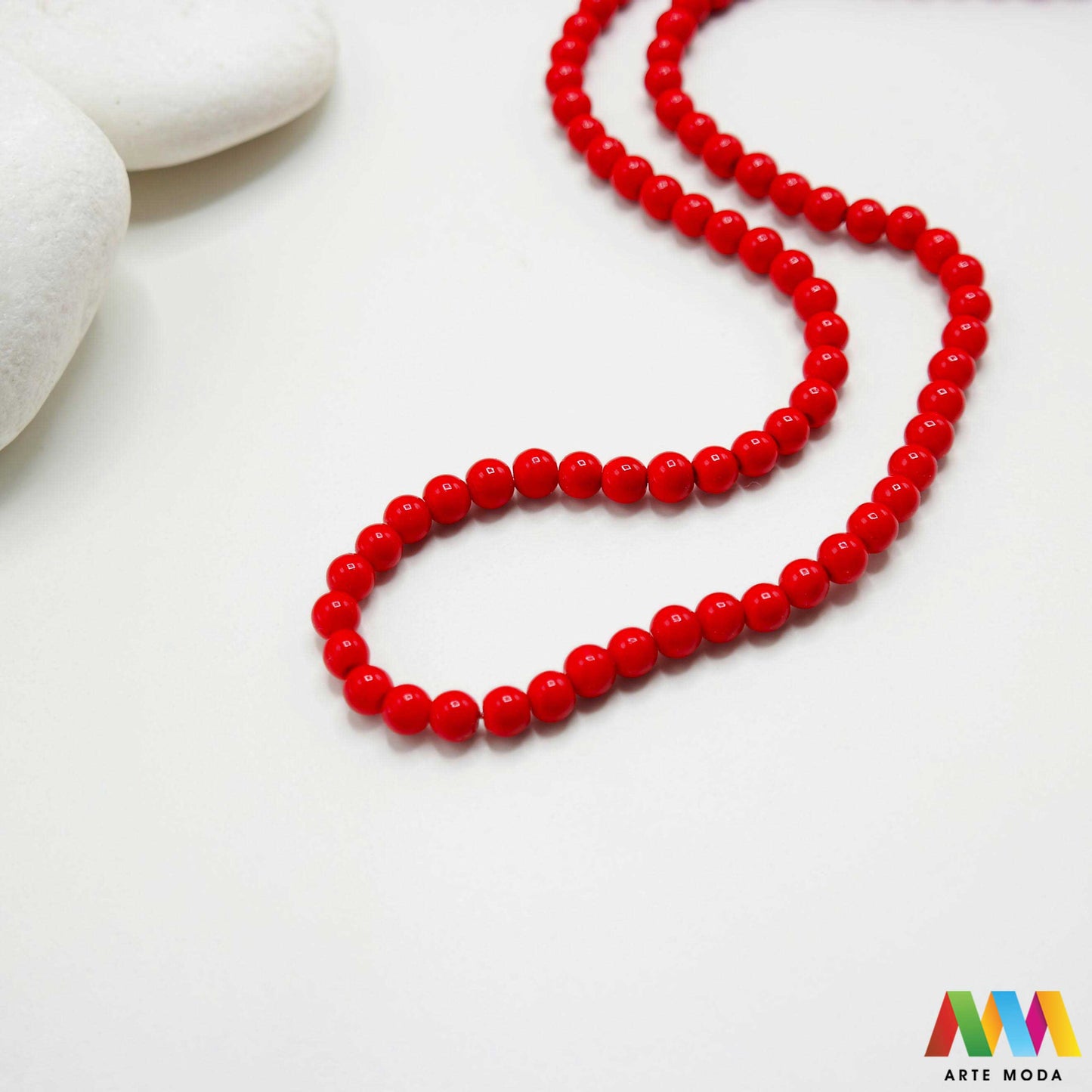 stakleni niz staklo perle zrna zrno staklena perla okrugle okrugla Staklene okrugle perle koje služe za nizanje i izradu nakita poput narukvica i ogrlica te torbica i ostalih modnih dodataka