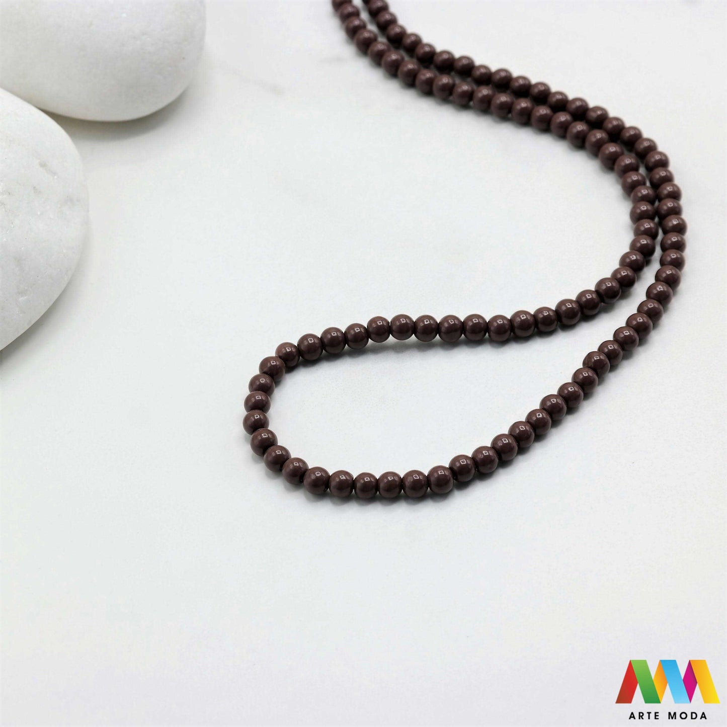 stakleni niz staklo perle zrna zrno staklena perla okrugle okrugla Staklene okrugle perle koje služe za nizanje i izradu nakita poput narukvica i ogrlica te torbica i ostalih modnih dodataka