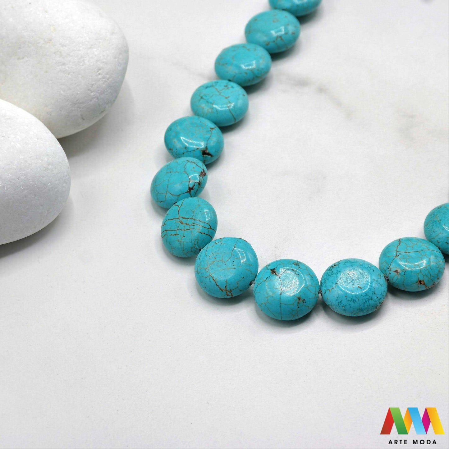 tirkiz poludragi kamen kristal mineral nakit prirodni meditacija zaštita sreća plava grlena čakra ljekovito kamenje energija kristala Simbol neba i mora ovaj prekrasni plavi poludragi kamen cijenjen je zbog svoje ljepote i metafizičkih svojstava Vjeruje se da pomaže u komunikaciji donosi sreću i štiti od negativne energije Savršen je za izradu nakita i meditaciju