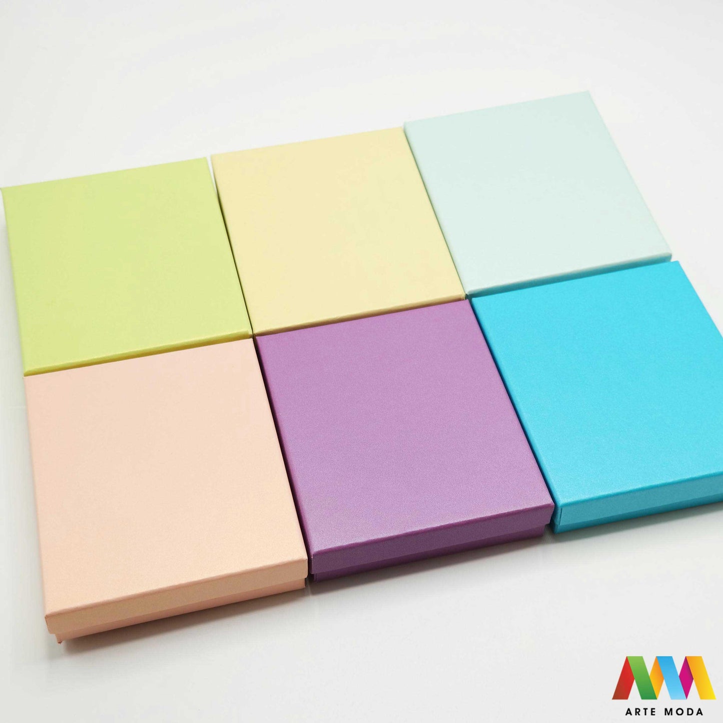 ukrasne kartonske kutije za nakit papir spužva ambalaža ogrlice narukvice nanožnice naušnice prsten kutija ukrasna kutijica kartonska karton ukrasne kartonske kutije za nakit u raznim bojama izrađene od papira i spužve koriste se kao ambalaža za ogrlice narukvice nanožnice naušnice i prstenove arte moda