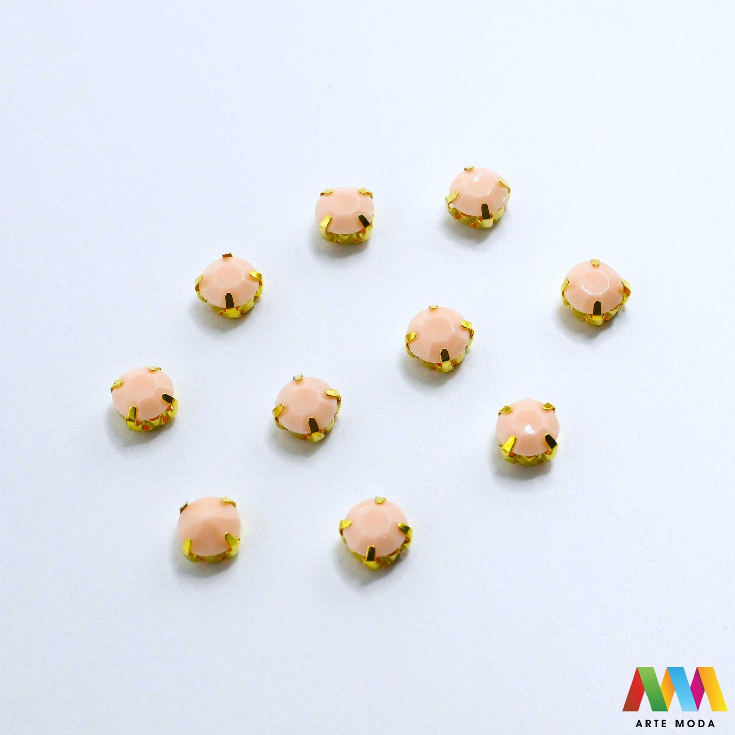 cirkoni stakleni metalni kalup blještavo sjajno perle privjesci rhinestones šivanje lijepljenje nakit glamur kostimi dekoracije ukrasi kalupu cirkon kopči blještavi Postignite maksimalan sjaj s staklenim cirkonima u metalnom kalupu Ovi blještavi cirkoni su sigurno fiksirani i spremni za šivanje lijepljenje ili nizanje Idealni za izradu glamuroznog nakita ukrašavanje kostima i svečane dekoracije Brz jednostavan i elegantan put do blistavog "uradi sam" projekta arte moda repromaterijal