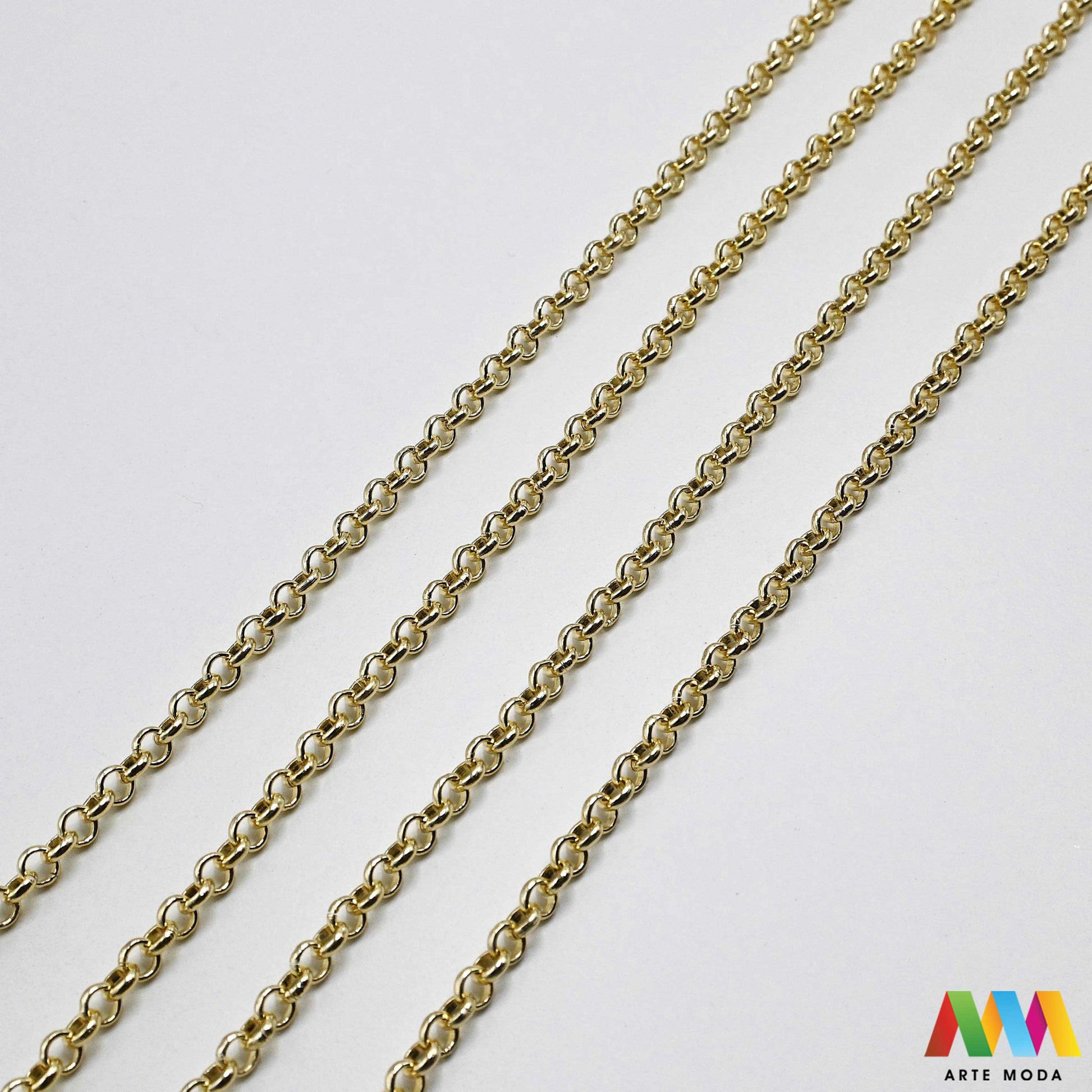 aluminijski lanac torbe ruksak nakit lagani izrada aluminij DIY materijal remen ogrlice narukvice karike ručke pribor komponente ukrasni repromaterijal Želite lagan i trendi materijal Aluminijski lanci savršeni su za vaše projekte Idealni su za izradu laganih remena za torbe ili statement nakita ogrlice narukvice Lakši su od klasičnih metala ne opterećuju i dolaze u raznim bojama i debljinama Lako ih je rezati i oblikovati laganu eleganciju za svoj uradi sam nakit i modne dodatke arte moda repromaterijal