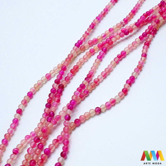 poludragi kamen ahat kristal kalcedon polu dragi poludrago kamenje dragulj mineral kvarc prirodni meditacija čakra zaštita snaga ravnoteža ljekovito perle stabilnost ahata jednog od najraznovrsnijih najljepših poludragih kamenja jedinstvenim trakama slojevima i šarenim uzorcima ahat je kamen stabilnosti uzemljenja i zaštite ahat u različitim oblicima od brušenih perli i glatkih kabošona do sirovih komada savršenih za izradu nakita meditaciju ili kao ukrasni element u vašem prostoru arte moda repromaterijal