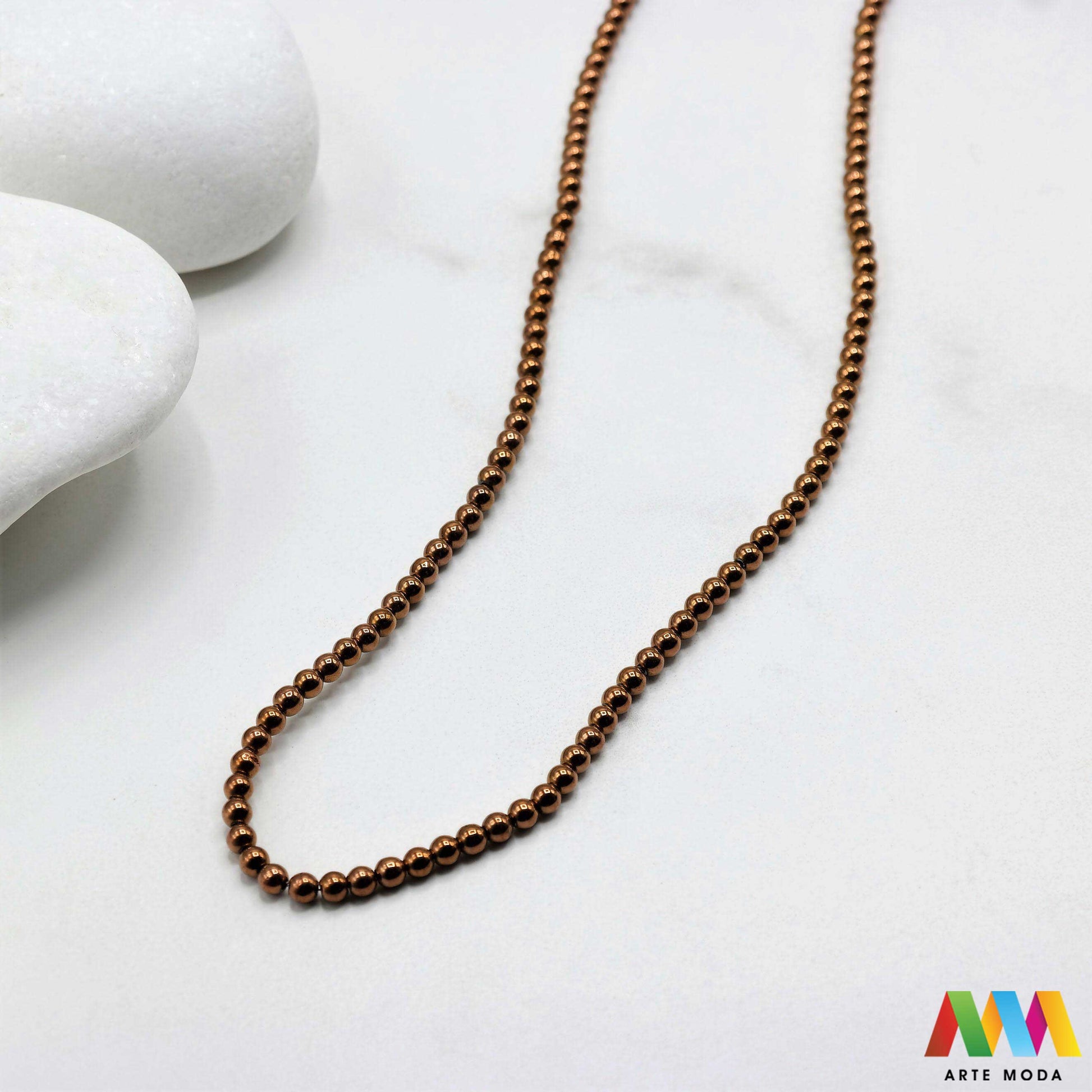 hematit krvavi kamen poludragi mineral metalni sjaj kvarc zrcalo kristal prirodni metalik meditacija zaštita repromaterijal Hematit (ili krvavi kamen) je prirodni mineral smeđe sive ili crne boje karakteriziran prisustvom hladnog metalnog sjaja Vjeruje se da pomaže u jačanju volje samopouzdanja i povezanosti s majkom zemljom Nakit izrađen od njega fascinira svojim tajanstvenim zrcalnim sjajem