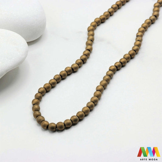 hematit krvavi kamen poludragi mineral metalni sjaj kvarc zrcalo kristal prirodni metalik meditacija zaštita repromaterijal Hematit (ili krvavi kamen) je prirodni mineral smeđe sive ili crne boje karakteriziran prisustvom hladnog metalnog sjaja Vjeruje se da pomaže u jačanju volje samopouzdanja i povezanosti s majkom zemljom Nakit izrađen od njega fascinira svojim tajanstvenim zrcalnim sjajem