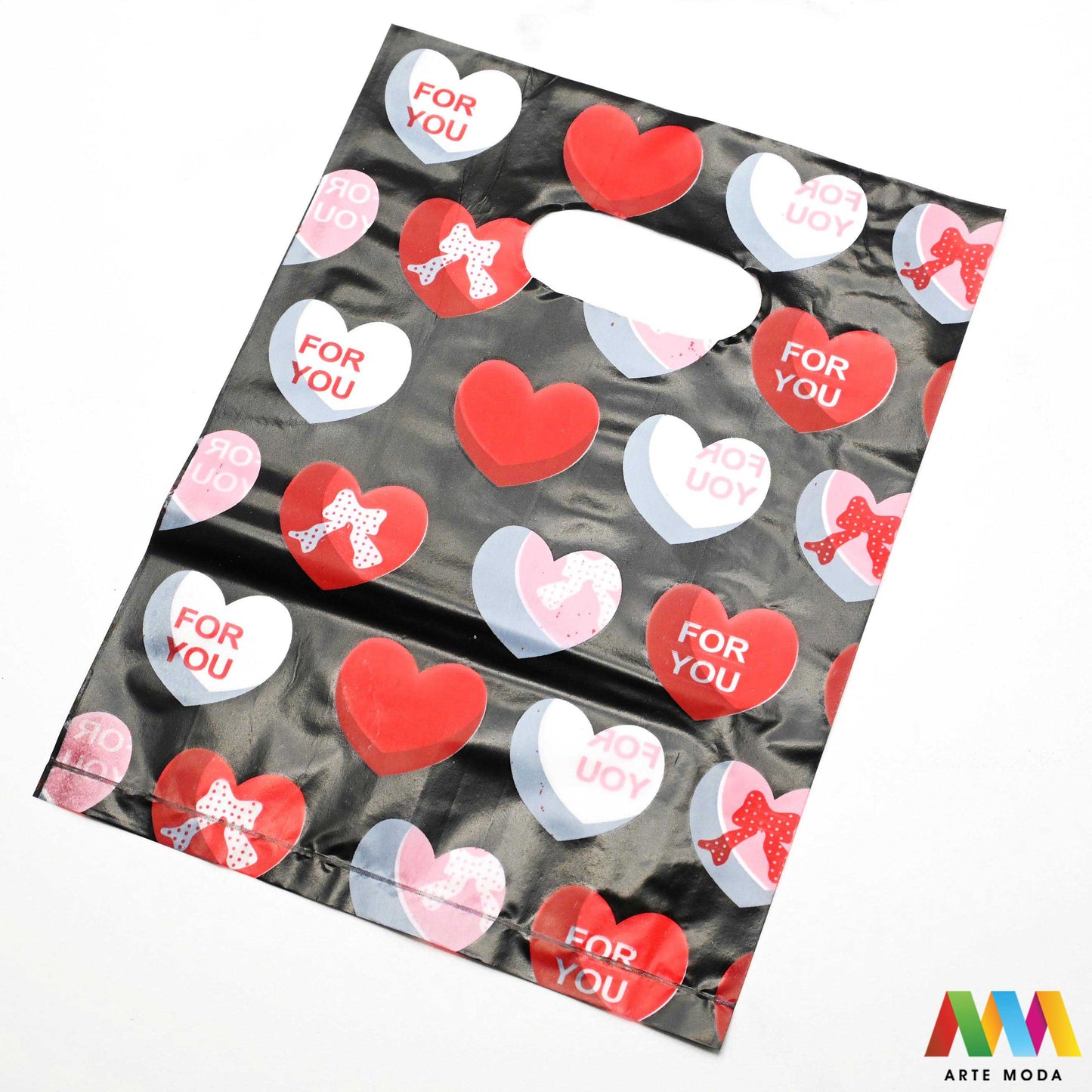 plastične poklon vrećice vrećica ambalaža pakiranje s ručkom poklone male srednje velike pvc pp polietilen Ukrasne poklon vrećice u raznim bojama i veličinama izrađene od plastike prikladne su za pakiranje svih vrsta poklona te se mogu koristi kao ambalaža za nakit poput narukvica ili ogrlica