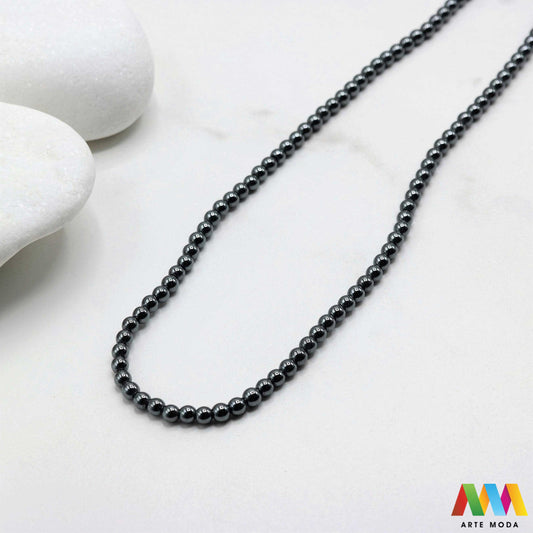 hematit krvavi kamen poludragi mineral metalni sjaj kvarc zrcalo kristal prirodni metalik meditacija zaštita repromaterijal Hematit (ili krvavi kamen) je prirodni mineral smeđe sive ili crne boje karakteriziran prisustvom hladnog metalnog sjaja Vjeruje se da pomaže u jačanju volje samopouzdanja i povezanosti s majkom zemljom Nakit izrađen od njega fascinira svojim tajanstvenim zrcalnim sjajem