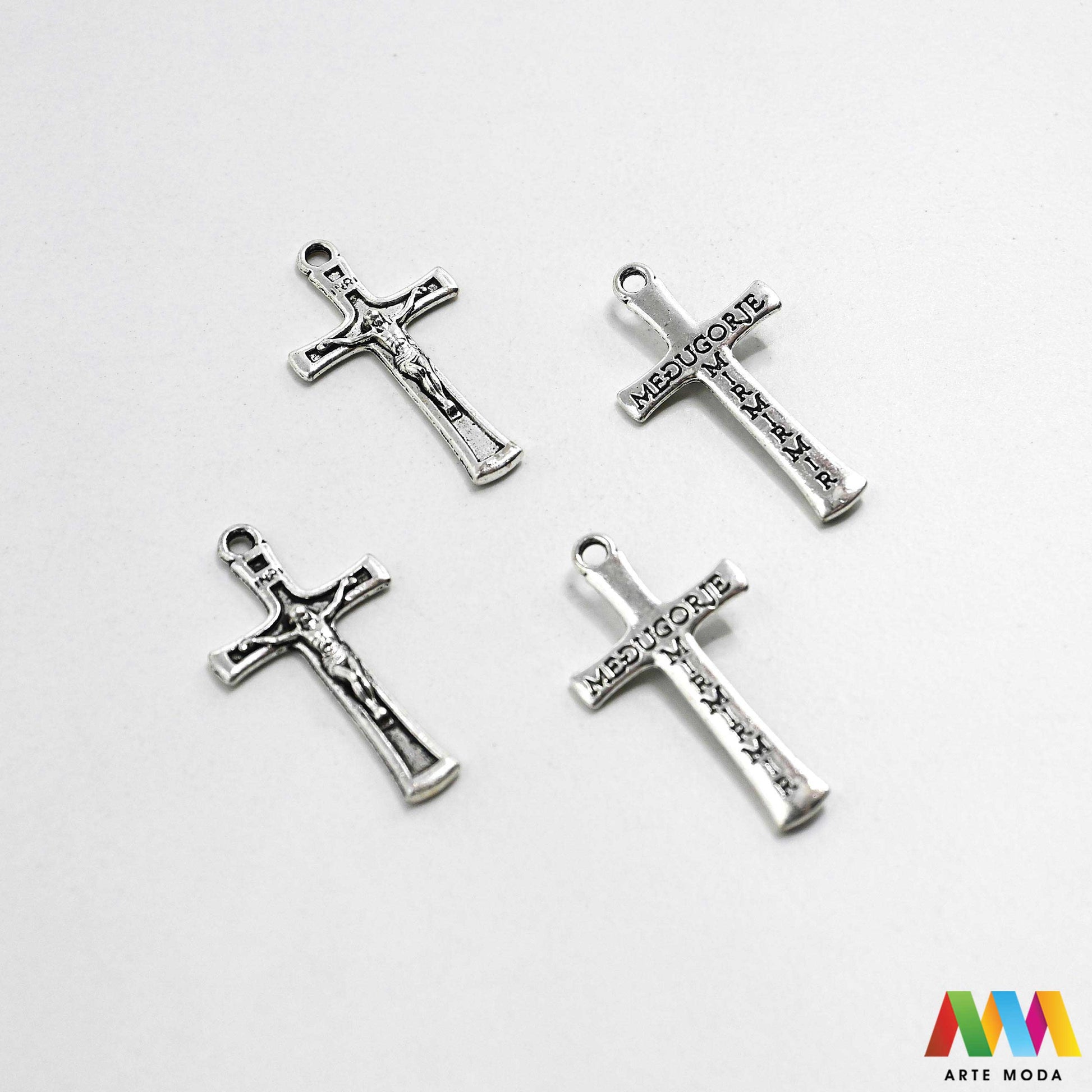 metalni sakralni privjesci krunice jednom rupom vjerski izrada krunica sakralni nakit molitvene narukvice kršćanski medaljice DIY religiozni uradi sam križevi Križ sakralne predmete metalnim privjescima jednu rupu nizanje na lančić konac žicu izradu krunica molitvenih narukvica drugih vjerskih suvenira te brojanica ogrlica dodatak za privjeske za ključeve torbe Izrađeni su od metala jedinstven vjerski predmet poklon Neka vaša vjera inspirira vašu kreativnost arte moda repromaterijal