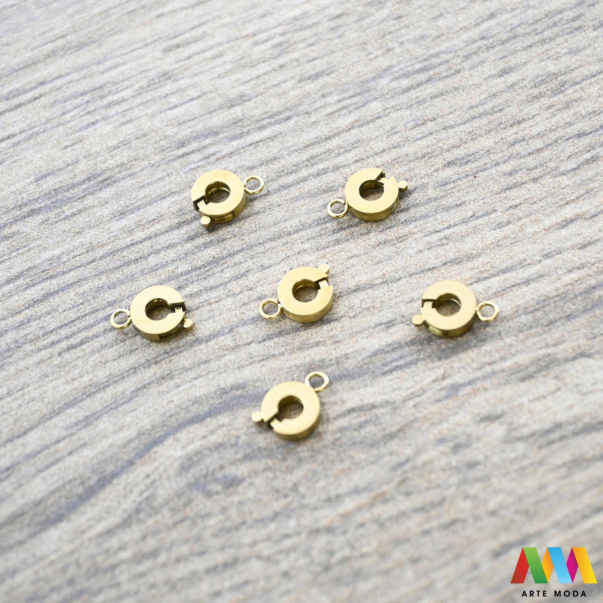 repromaterijal čelični kopče za nakit izradu nehrđajući čelik nakit pribor DIY nakit ogrlice narukvice lančiće nakitni elementi ručni rad čelične inox kopča zatvarači završeci karabin kreacije izdržljivih i elegantnih kopči od nehrđajućeg čelika klasična karabin kopča praktična magnetska kopča ili neki drugi model naše kopče sigurno zatvaranje i profesionalan izgled vašim narukvicama ogrlicama i lančićima DIY nakit kvaliteta koja traje otporna je na koroziju i hipoalergena arte moda repromaterijal