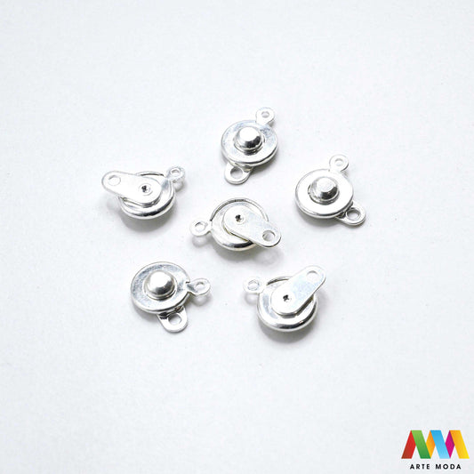 kopče metalne karabiner togl magnet kukice narukvice ogrlice zatvarači nakit DIY metalni pribor spajanje nakita srebrne zlatne karabin magnetne završne kopča narukvica ogrlica Osigurajte svoj nakit Metalne kopče su esencijalne za sigurno završavanje ogrlica i narukvica Birajte između karabin kopči pouzdanost magnetnih kopči lakoća i togl kopči stil Kvalitetni zatvarači u raznim bojama temelj svakog uradi sam nakit projekta arte moda repromaterijal