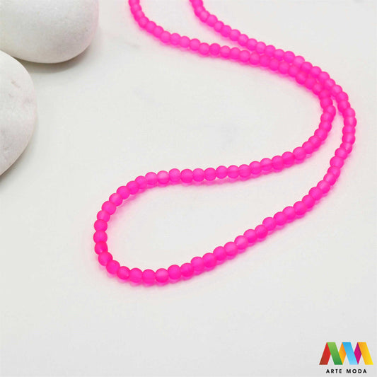 stakleni niz staklo perle zrna zrno staklena perla okrugle okrugla Staklene okrugle perle koje služe za nizanje i izradu nakita poput narukvica i ogrlica te torbica i ostalih modnih dodataka