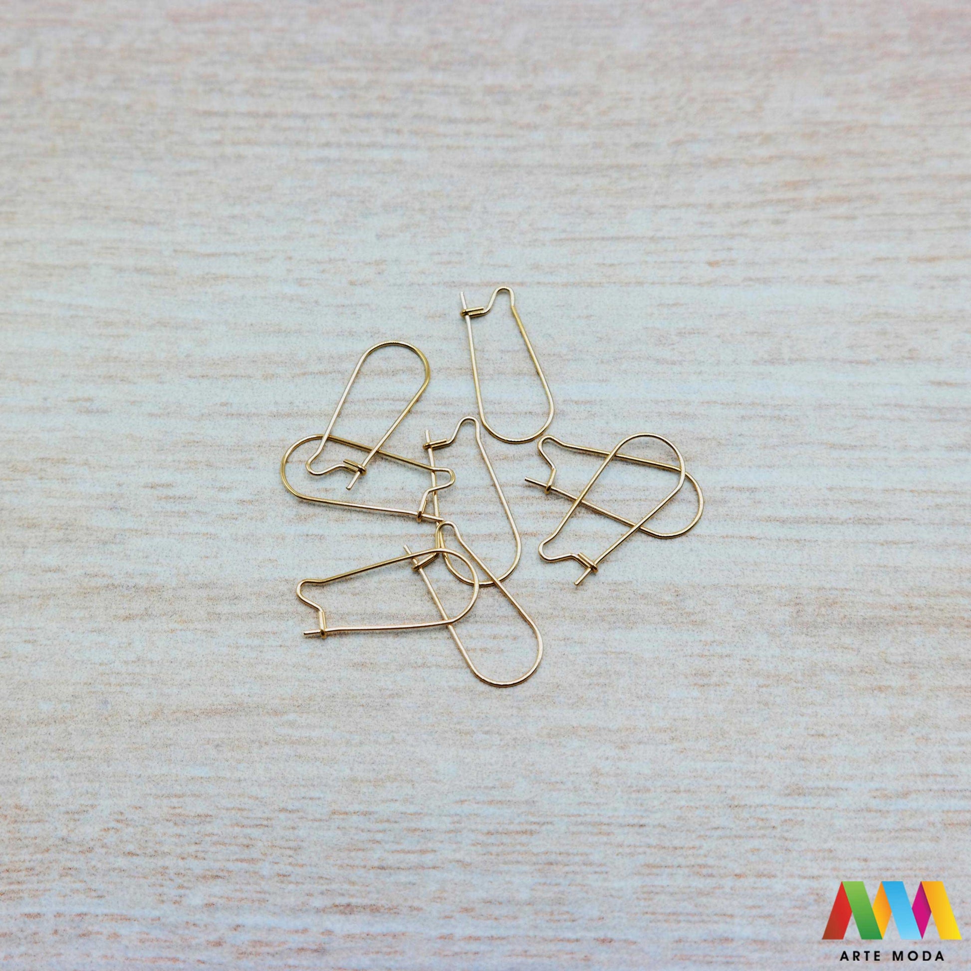 udice udica za naušnice naušnica čelik repromaterijal čelični baza nehrđajući udice izrađene od nehrđajućeg čelika 316L koje služe kao baza za izradu naušnica najčešće se na njih stavljaju privjesci poludragi kamen cirkoni ili biseri