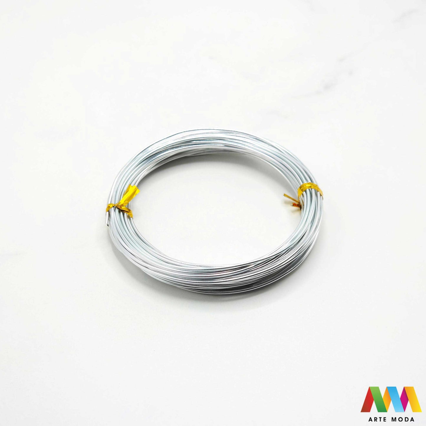 aluminij aluminijske žice aluminijska žica za perle nakit nizanje modeliranje izradu mekana savitljiva anodizirana ručni rad DIY tanka debela skulpture okvira Otkrijte svestranost i lakoću rada s našom kvalitetnom aluminijskom žicom Idealna za nizanje perlica modeliranje oblika i izradu unikatnog nakita Dostupna u različitim debljinama i bojama naša mekana i savitljiva aluminijska žica savršena je za početnike i iskusne majstore u izradi nakita arte moda repromaterijal