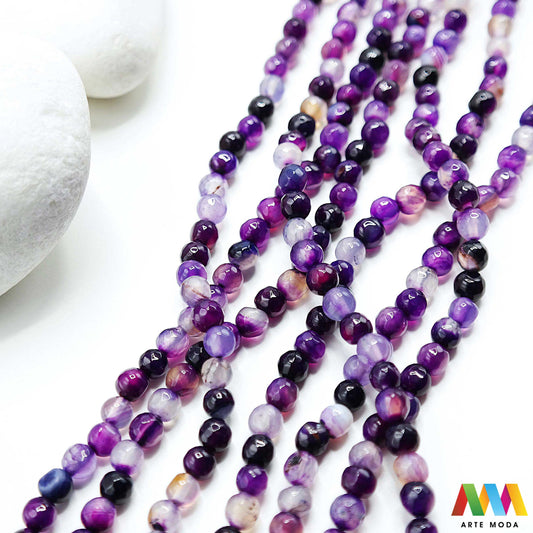 poludragi kamen ahat kristal kalcedon polu dragi poludrago kamenje dragulj mineral kvarc Ahat je jedan od najrasprostranjenijih kristala na planeti Ahat spada u grupu kalcedona izrazito je dekorativan te se od njega izrađuje lijepi nakit i ukrasni predmeti U Hrvatskoj je poznati Lepoglavski Ahat s brda Gaveznica