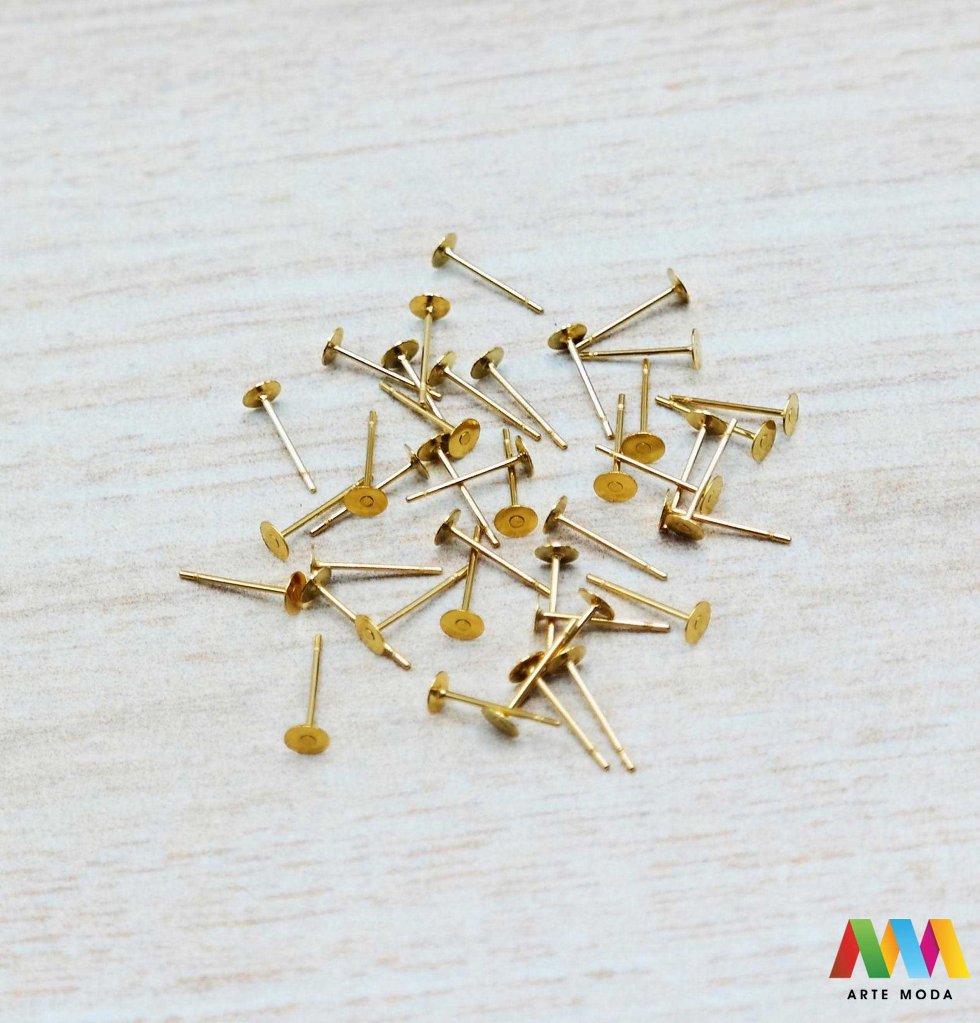 iglice za naušnice udice nehrđajući čelik kirurški materijal izrada nakita hipoalergenski naušnica materijal uradi sam alke pikavci pikavac iglica repromaterijal čelični baza igle pločica bazu za izradu naušnica Naše iglice od nehrđajućeg čelika kirurški čelik savršene su za vas Hipoalergene su sigurne za osjetljivu kožu ne hrđaju i ne mijenjaju boju Lako se kombiniraju s perlama privjescima poludragi kamenom cirkonima ili biserima  izradite trajne unikatne i elegantne naušnice arte moda repromaterijal