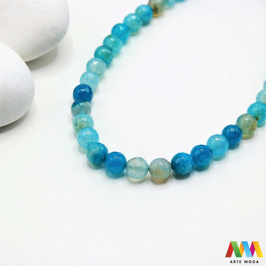 poludragi kamen ahat kristal kalcedon polu dragi poludrago kamenje dragulj mineral kvarc Ahat je jedan od najrasprostranjenijih kristala na planeti Ahat spada u grupu kalcedona izrazito je dekorativan te se od njega izrađuje lijepi nakit i ukrasni predmeti U Hrvatskoj je poznati Lepoglavski Ahat s brda Gaveznica