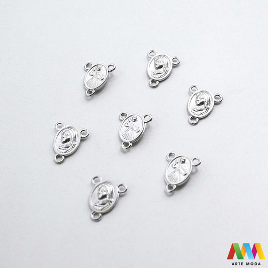 metalni razdjelnik konektor izrada krunice krunica metalni dijelovi krunicu repromaterijal sakralni nakit vjerski križić spojnica krunica perle pribor diy Gospa i Milosrdni Isus Neizostavan element za svaku krunicu Ovi kvalitetni metalni razdjelnici poznati i kao konektori služe za spajanje dijelova krunice i naglašavaju njezinu središnju točku Izrađeni od izdržljivog metala naši razdjelnici su savršen izbor za izradu vlastitih krunica bilo da koristite perle staklo ili kamenje arte moda repromaterijal