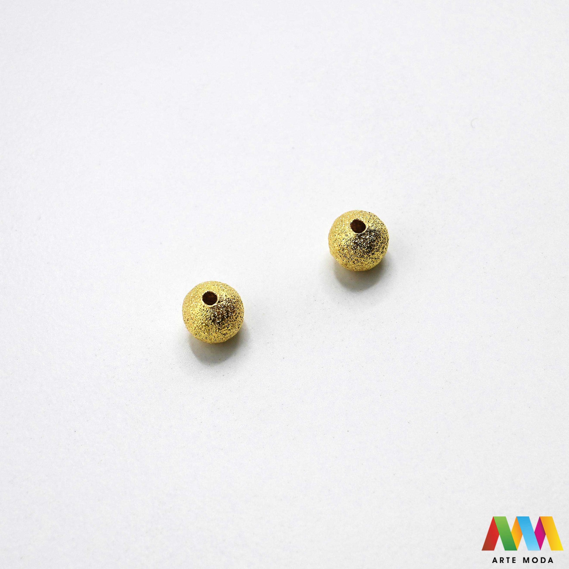 nakit matirane teksturom pijeska hrapave matirano tekstura sjajne hrapavo DIY srebrno pjeskareno zlatno čaroliju teksture Metalne pjeskarene perle pružaju vašem nakitu prepoznatljiv stardust efekt matirane kuglice s hrapavom površinom idealne postizanje luksuznog izgleda vašim uradi sam projektima Savršeno se slažu s biserima kristalima prirodnim kamenom dajući svakoj narukvici ogrlici unikatan karakter Unesite zvjezdani sjaj u svoje kreacije uz naše kvalitetne pjeskarene elemente arte moda repromaterijal