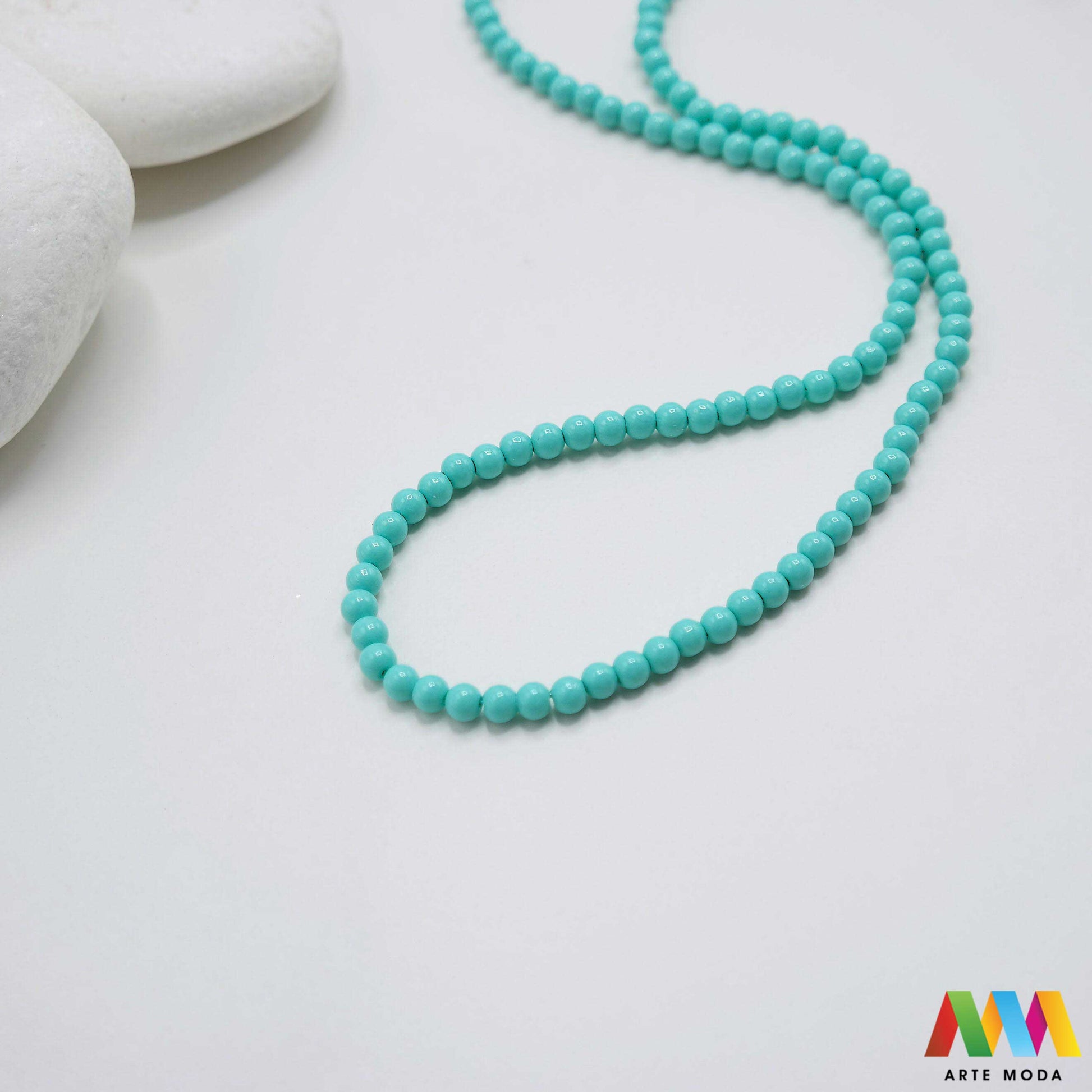 stakleni niz staklo perle zrna zrno staklena perla okrugle okrugla Staklene okrugle perle koje služe za nizanje i izradu nakita poput narukvica i ogrlica te torbica i ostalih modnih dodataka