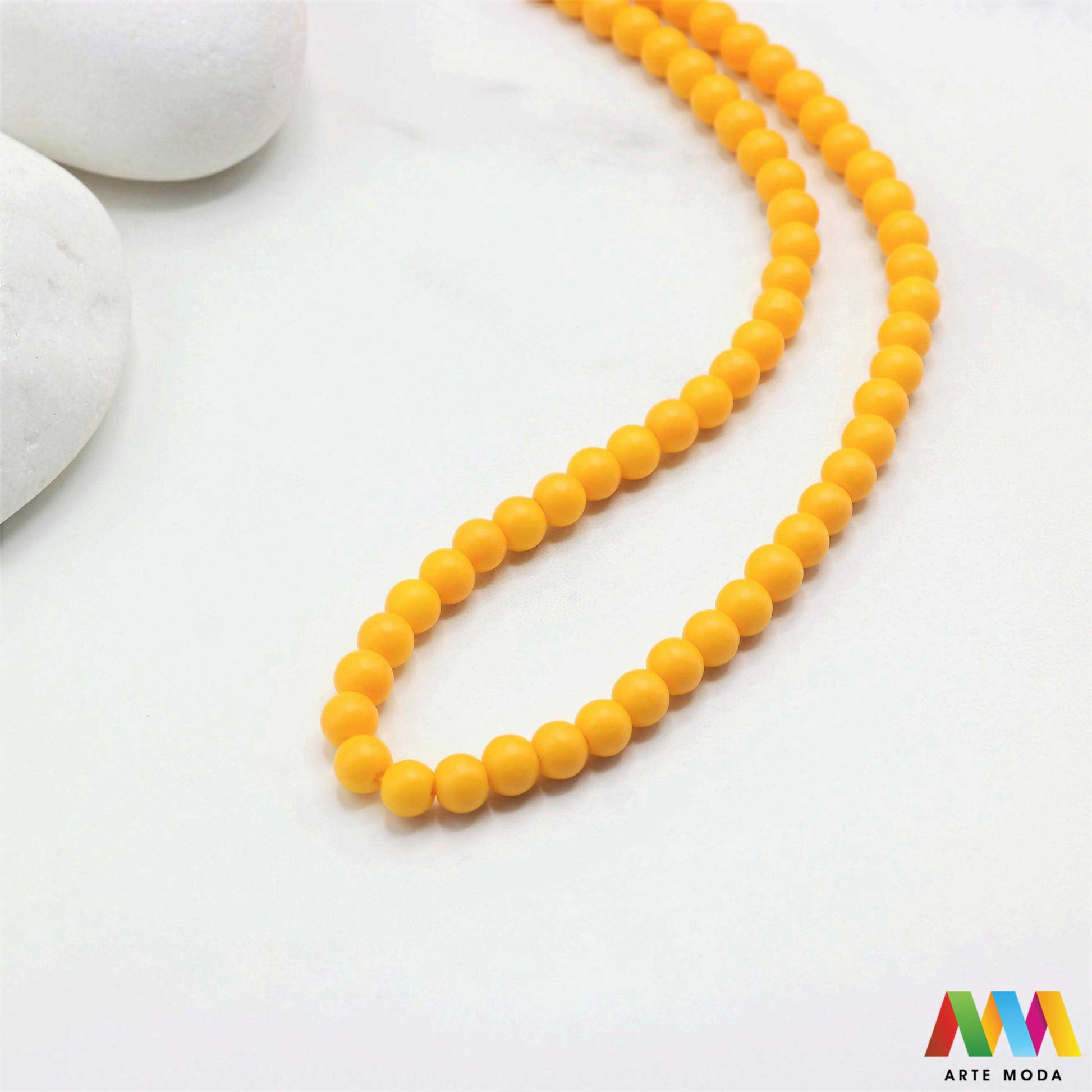 stakleni niz staklo perle zrna zrno staklena perla okrugle okrugla Staklene okrugle perle koje služe za nizanje i izradu nakita poput narukvica i ogrlica te torbica i ostalih modnih dodataka