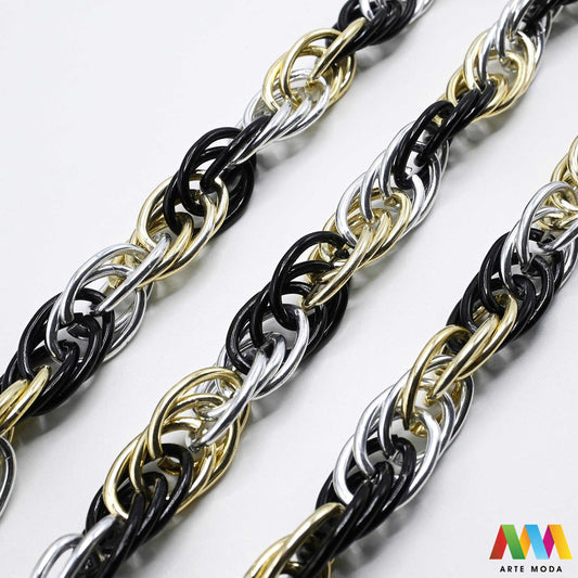 aluminijski lanac torbe ruksak nakit lagani izrada aluminij DIY materijal remen ogrlice narukvice karike ručke pribor komponente ukrasni repromaterijal Želite lagan i trendi materijal Aluminijski lanci savršeni su za vaše projekte Idealni su za izradu laganih remena za torbe ili statement nakita ogrlice narukvice Lakši su od klasičnih metala ne opterećuju i dolaze u raznim bojama i debljinama Lako ih je rezati i oblikovati laganu eleganciju za svoj uradi sam nakit i modne dodatke arte moda repromaterijal