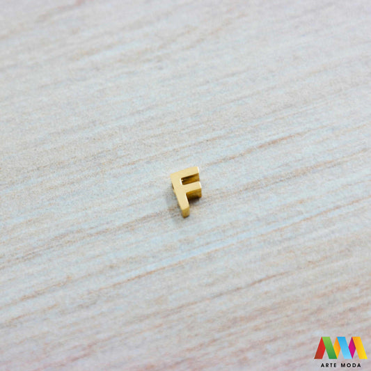 F slovo slova privjesak s jednom rupom privjesak od čelika privjesak čelik repromaterijal čelični ogrlice ogrlica narukvica narukvice nanožnica nehrđajući Slova izrađena od nehrđajućeg čelika 316L koja služe za izradu nakita poput narukvica ili ogrlica najčešće se koriste za nizanje na sajlu gumu flaks i ostale materijale