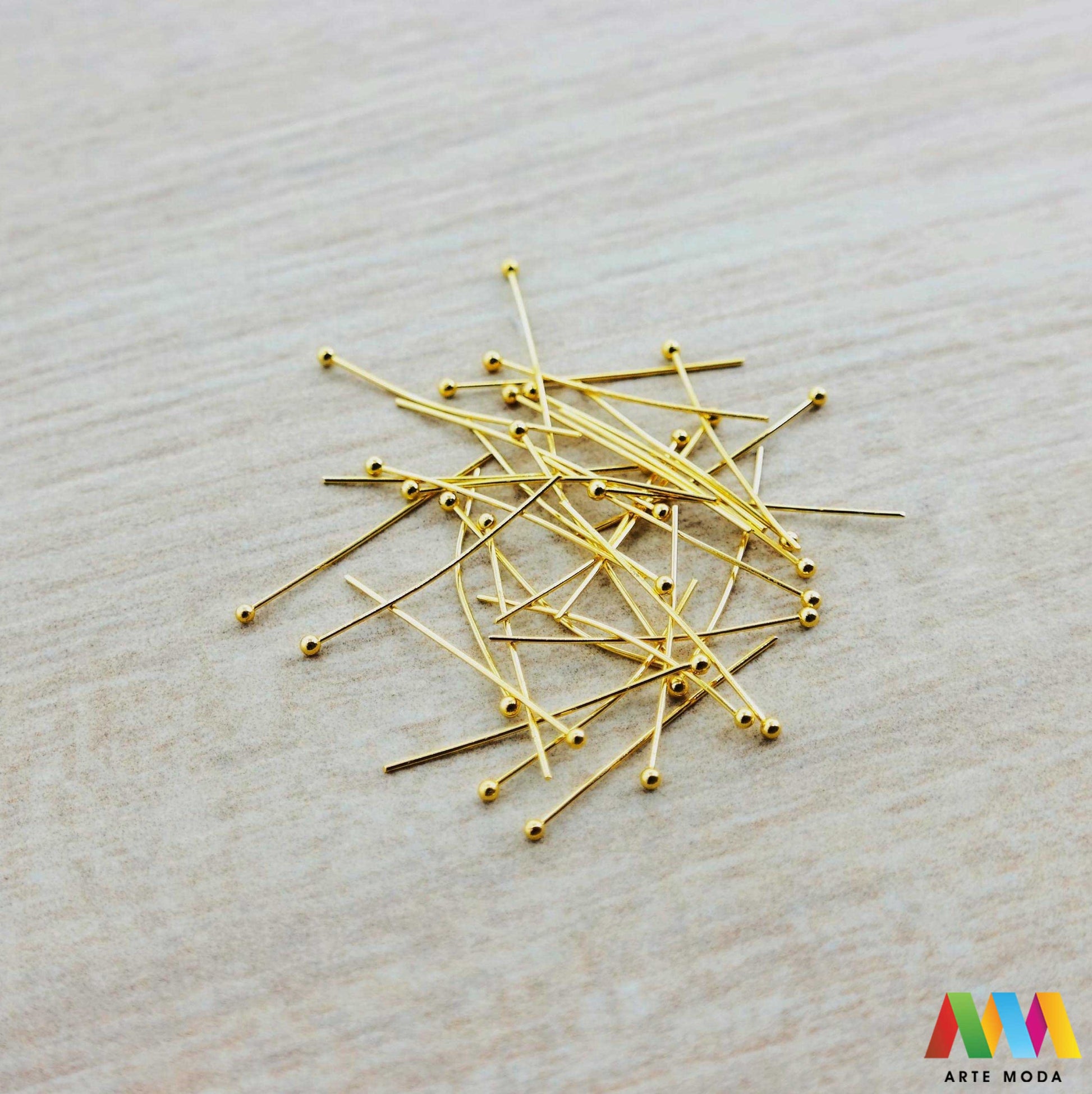 čavlići za viseće privjeske perle čavao naušnice narukvica ogrlica čelik repromaterijal čelični nehrđajući viseći privjesak kuka kuglica izrada pribor nakit inox spojni elementi baza element za stvaranje unikatnih visećih privjesaka i ukrasa čavlići od visokokvalitetnog nehrđajućeg čelika izradu naušnica ogrlica narukvica i krunica jednostavno nanižete perle i stvorite privlačne dugotrajne viseće elemente Otporni na koroziju i hipoalergeni idealni su za sve vaše kreativne projekte arte moda repromaterijal