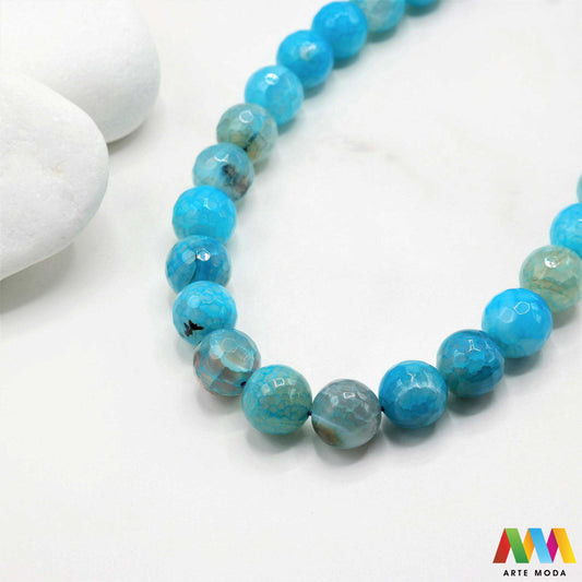 poludragi kamen ahat kristal kalcedon polu dragi poludrago kamenje dragulj mineral kvarc Ahat je jedan od najrasprostranjenijih kristala na planeti Ahat spada u grupu kalcedona izrazito je dekorativan te se od njega izrađuje lijepi nakit i ukrasni predmeti U Hrvatskoj je poznati Lepoglavski Ahat s brda Gaveznica