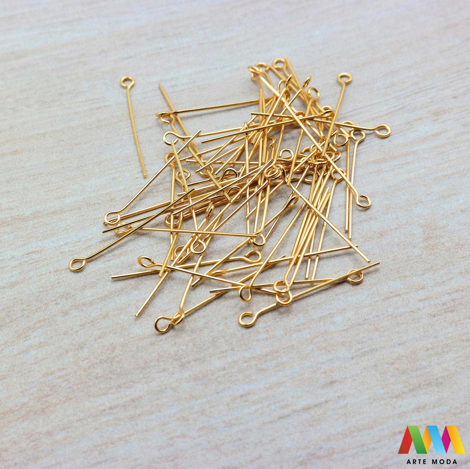 čavlići za viseće privjeske perle čavao naušnice narukvica ogrlica čelik repromaterijal čelični nehrđajući viseći privjesak kuka kuglica izrada pribor nakit inox spojni elementi baza element za stvaranje unikatnih visećih privjesaka i ukrasa čavlići od visokokvalitetnog nehrđajućeg čelika izradu naušnica ogrlica narukvica i krunica jednostavno nanižete perle i stvorite privlačne dugotrajne viseće elemente Otporni na koroziju i hipoalergeni idealni su za sve vaše kreativne projekte arte moda repromaterijal