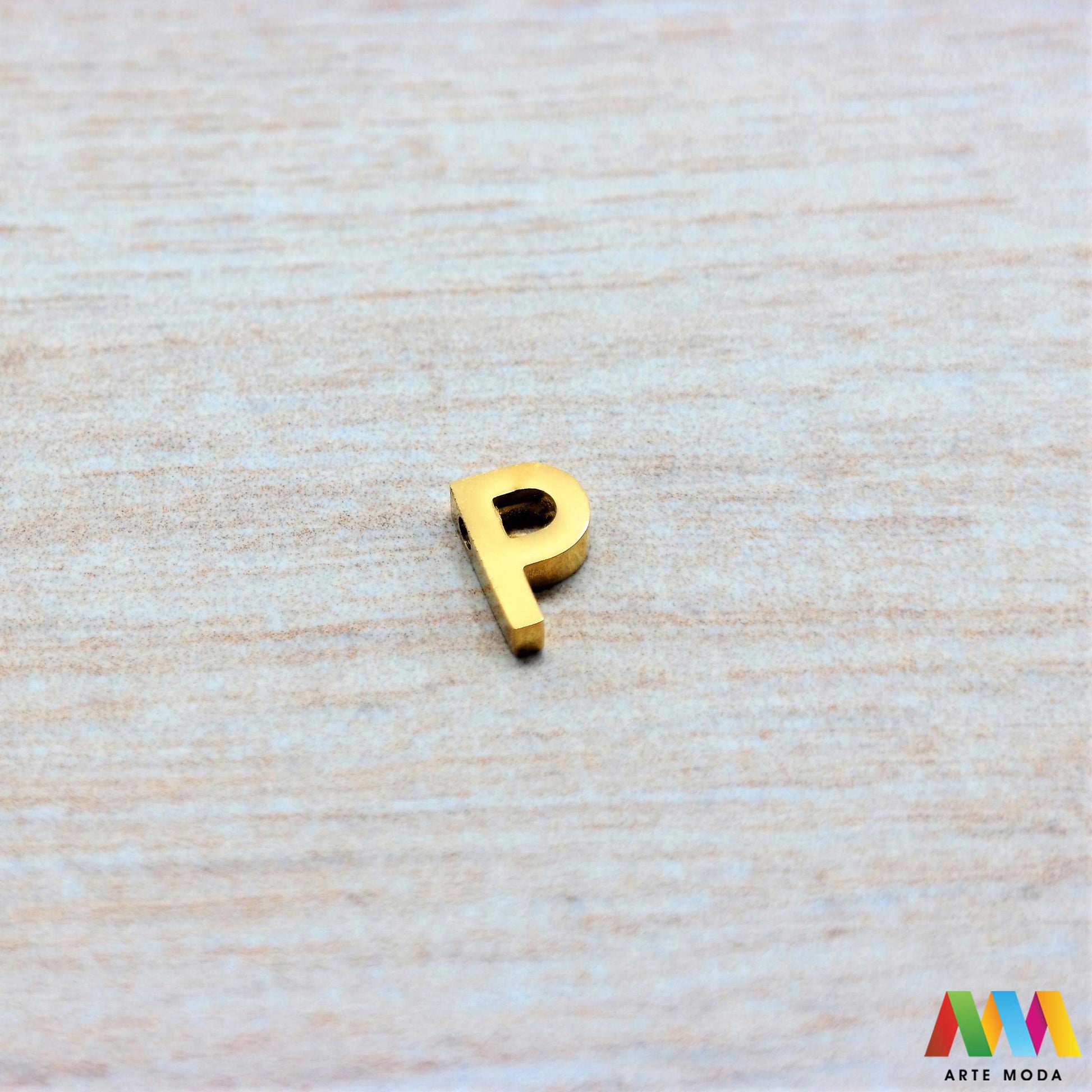 A slovo slova privjesak s jednom rupom privjesak od čelika privjesak čelik repromaterijal čelični ogrlice ogrlica narukvica narukvice nanožnica nehrđajući slova izrađena od nehrđajućeg čelika 316L koja služe za izradu nakita poput narukvica ili ogrlica najčešće se koriste za nizanje na sajlu, gumu, flaks i ostale materijale