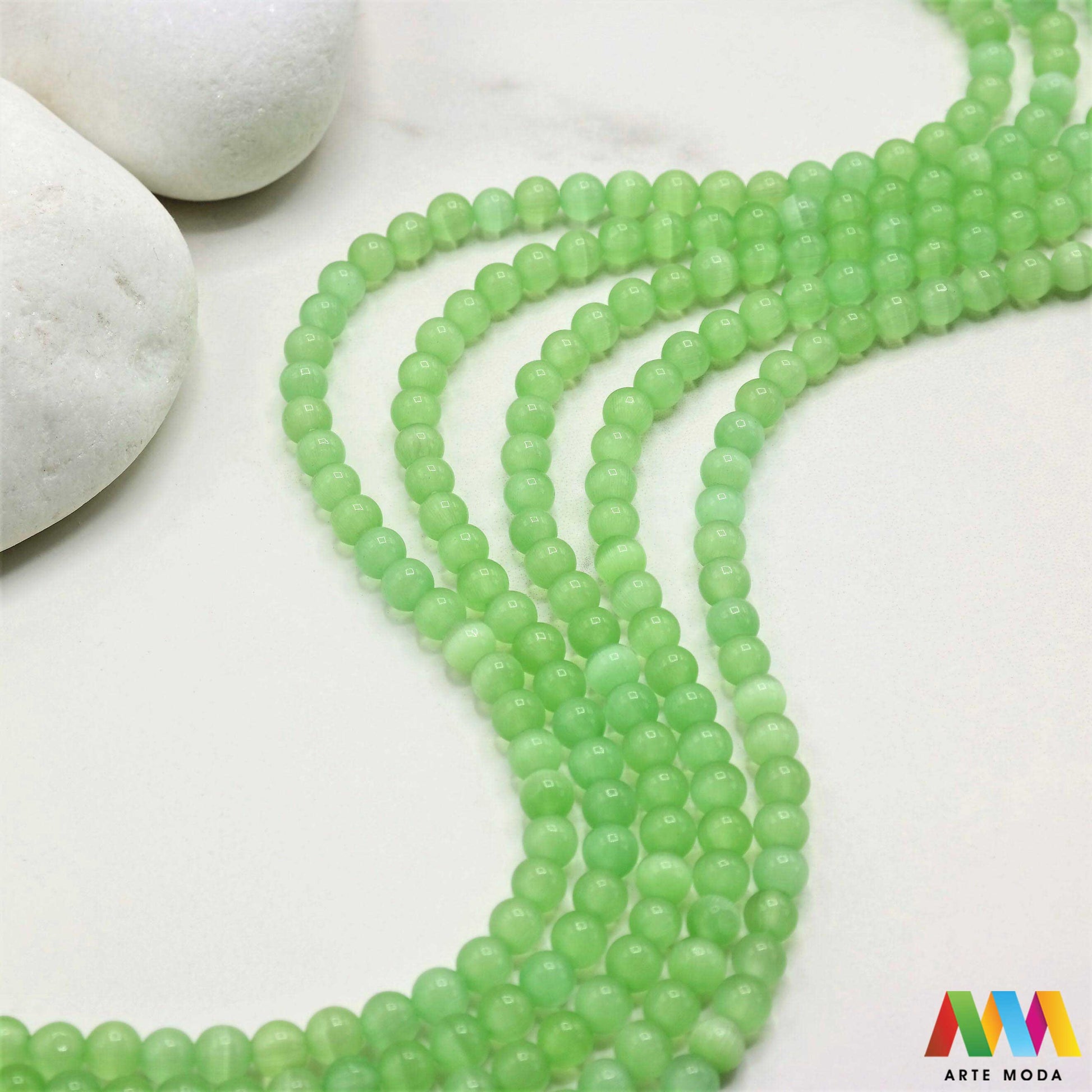 stakleni niz staklo perle zrna zrno staklena perla okrugle okrugla Staklene okrugle perle koje služe za nizanje i izradu nakita poput narukvica i ogrlica te torbica i ostalih modnih dodataka