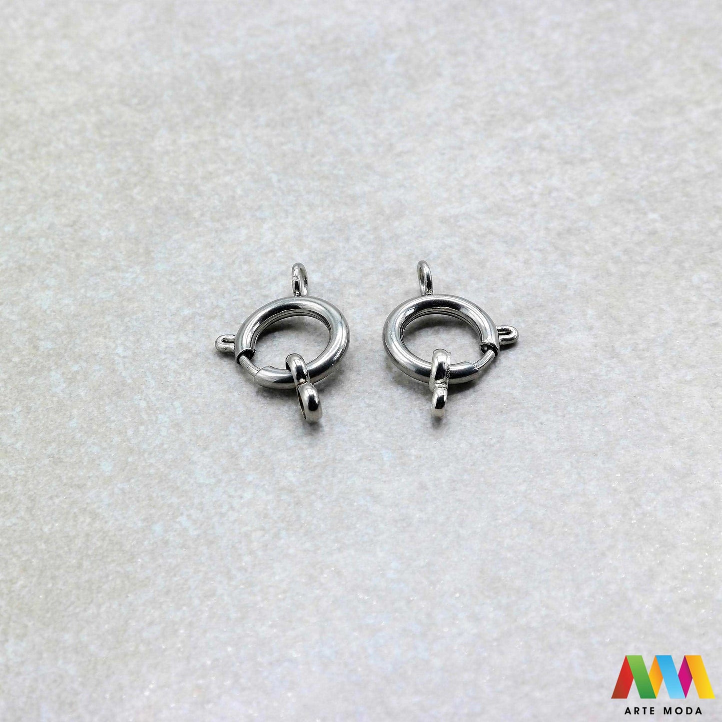 repromaterijal čelični kopče za nakit izradu nehrđajući čelik nakit pribor DIY nakit ogrlice narukvice lančiće nakitni elementi ručni rad čelične inox kopča zatvarači završeci karabin kreacije izdržljivih i elegantnih kopči od nehrđajućeg čelika klasična karabin kopča praktična magnetska kopča ili neki drugi model naše kopče sigurno zatvaranje i profesionalan izgled vašim narukvicama ogrlicama i lančićima DIY nakit kvaliteta koja traje otporna je na koroziju i hipoalergena arte moda repromaterijal