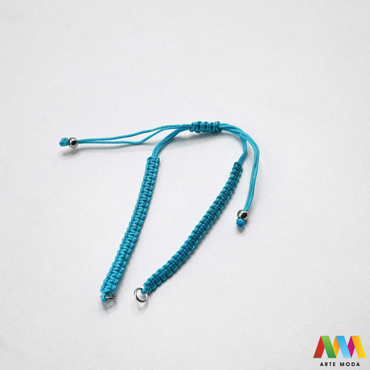 pletene baze za narukvice izrada narukvica DIY nakit podesive konop baze materijal uradi sam ručno rađene makrame podesive plastična kuglica metalna alkica Iskoristite svoju kreativnost uz pletene baze za narukvice izradu nakita baza izrađena je od izdržljivog sintetičkog pletenog konopca metalnim alkicama i podesivim plastičnim kuglicama za savršeno pristajanje Dodajte omiljene perle privjeske ili čvoriće i izradite unikatne i personalizirane narukvice za sebe ili kao poklon arte moda repromaterijal