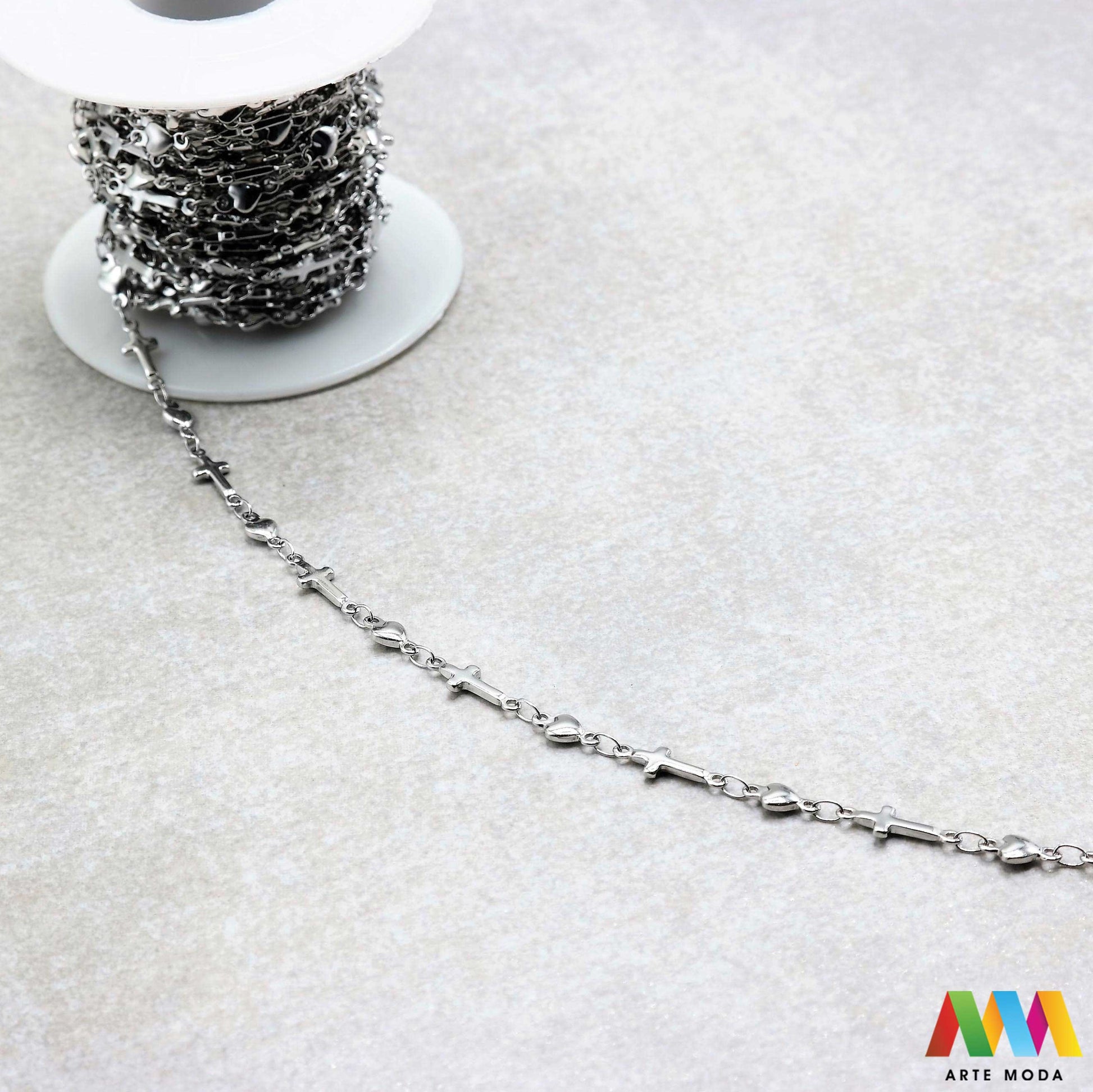 lanac lanci čelik repromaterijal čelični ogrlice narukvice nehrđajući na metre metar kolutu boji nakit inox metru izrada nakita DIY obojeni hipoalergeni tanki bogatstvo boja i modela za vaše kreativne projekte! lanaca na kolutu fleksibilnost s lancima od visokokvalitetnog nehrđajućeg čelika klasičnih srebrnih tonova elegantne zlatne moderne rose gold ili živih boja modelima od tankih i delikatnih do robusnih i upečatljivihž potrebno da izradite unikatne ogrlice i narukvice arte moda repromaterijal