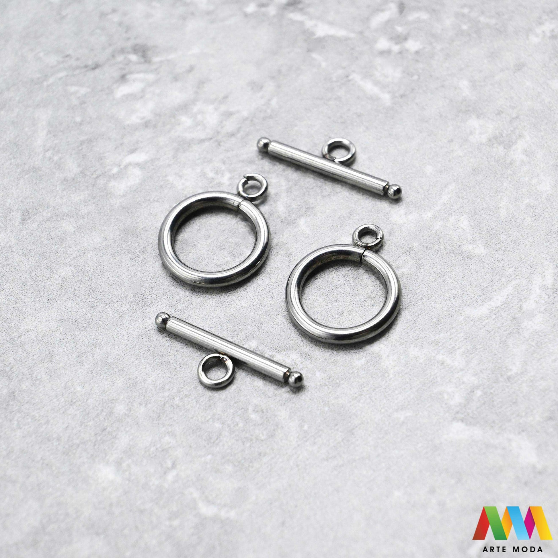 repromaterijal čelični kopče za nakit izradu nehrđajući čelik nakit pribor DIY nakit ogrlice narukvice lančiće nakitni elementi ručni rad čelične inox kopča zatvarači završeci karabin kreacije izdržljivih i elegantnih kopči od nehrđajućeg čelika klasična karabin kopča praktična magnetska kopča ili neki drugi model naše kopče sigurno zatvaranje i profesionalan izgled vašim narukvicama ogrlicama i lančićima DIY nakit kvaliteta koja traje otporna je na koroziju i hipoalergena arte moda repromaterijal
