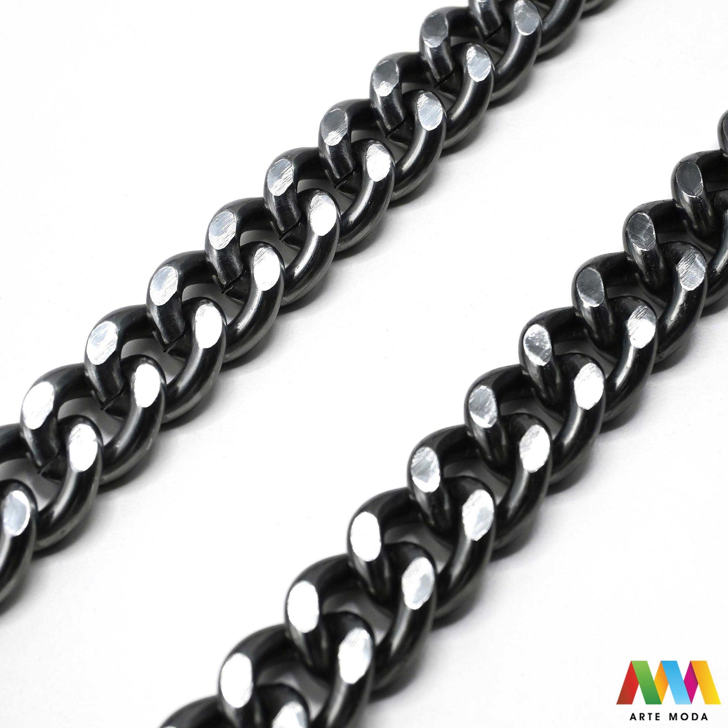 aluminijski lanac torbe ruksak nakit lagani izrada aluminij DIY materijal remen ogrlice narukvice karike ručke pribor komponente ukrasni repromaterijal Želite lagan i trendi materijal Aluminijski lanci savršeni su za vaše projekte Idealni su za izradu laganih remena za torbe ili statement nakita ogrlice narukvice Lakši su od klasičnih metala ne opterećuju i dolaze u raznim bojama i debljinama Lako ih je rezati i oblikovati laganu eleganciju za svoj uradi sam nakit i modne dodatke arte moda repromaterijal