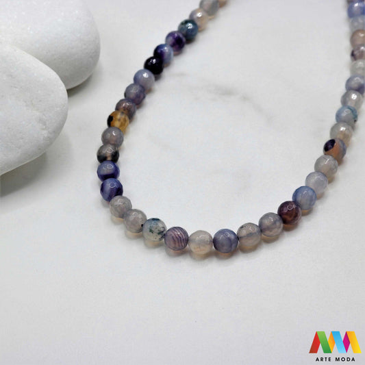 poludragi kamen ahat kristal kalcedon polu dragi poludrago kamenje dragulj mineral kvarc Ahat je jedan od najrasprostranjenijih kristala na planeti Ahat spada u grupu kalcedona izrazito je dekorativan te se od njega izrađuje lijepi nakit i ukrasni predmeti U Hrvatskoj je poznati Lepoglavski Ahat s brda Gaveznica