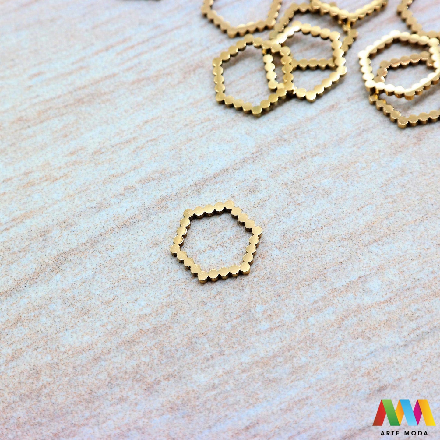 peterokut privjesak s jednom rupom bez rupe privjesak od čelika privjesak čelik repromaterijal čelični ogrlice ogrlica narukvica narukvice nanožnica nehrđajući privjesci izrađeni od nehrđajućeg čelika 316L koji služe za izradu nakita poput narukvica ili ogrlica najčešće se koriste za nizanje na sajlu gumu flaks i ostale materijale