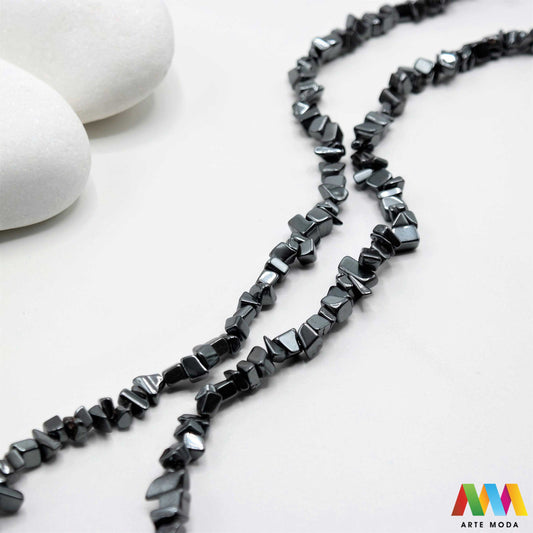 poludragi kamen čips kamenčići nakit diy ručni rad prirodni mineral kristal Hematit Mali komadići prirodnog kamena različitih boja i tekstura idealni za izradu nakita dekoracija i umjetničkih projekata U našoj ponudi pronaći ćete široki izbor čipsa od popularnih poludragih kamenja poput ahata tirkiza ametista i mnogih drugih