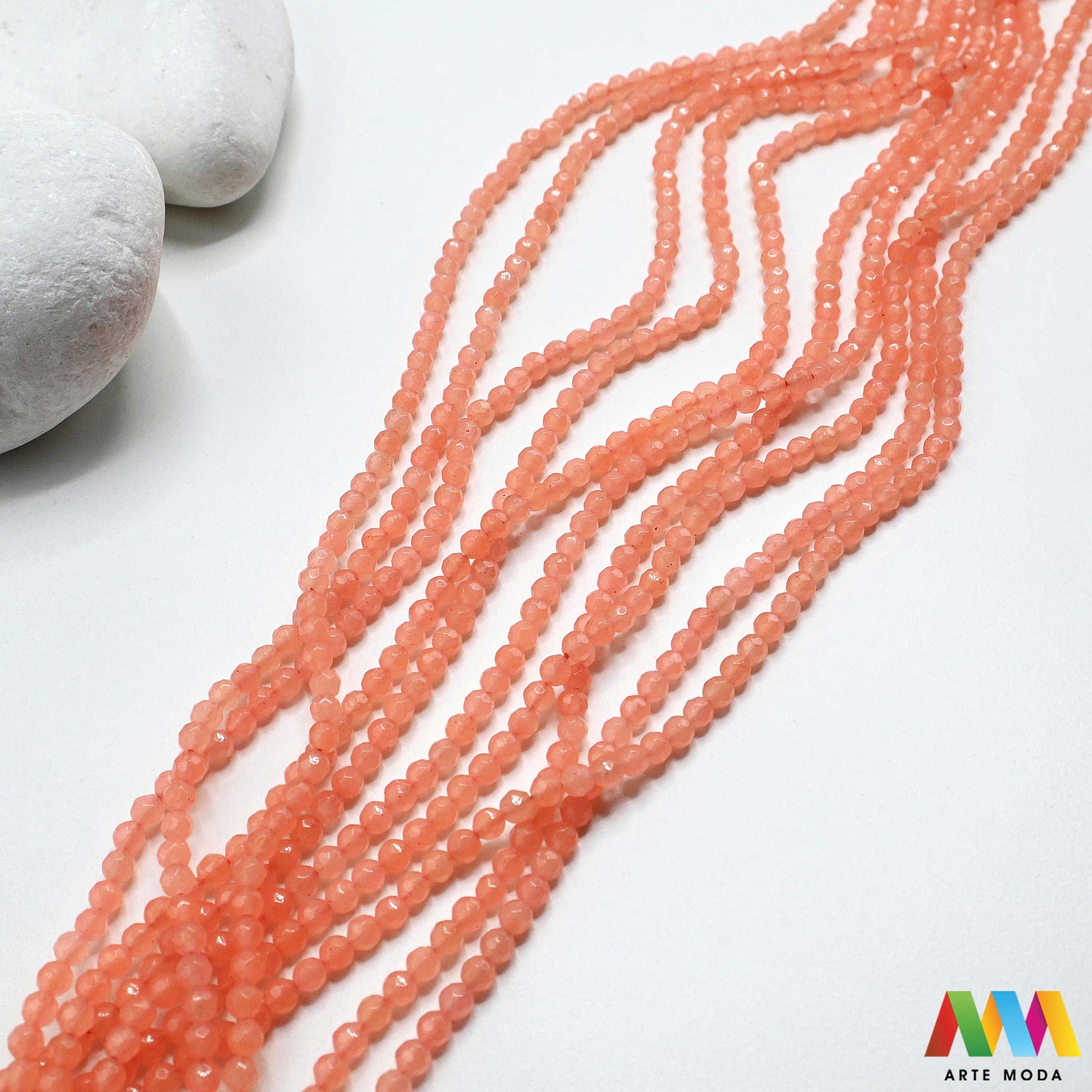 poludragi kamen ahat kristal kalcedon polu dragi poludrago kamenje dragulj mineral kvarc prirodni meditacija čakra zaštita snaga ravnoteža Ahat je jedan od najrasprostranjenijih kristala na planeti Ahat spada u grupu kalcedona izrazito je dekorativan te se od njega izrađuje lijepi nakit i ukrasni predmeti U Hrvatskoj je poznati Lepoglavski Ahat s brda Gaveznica