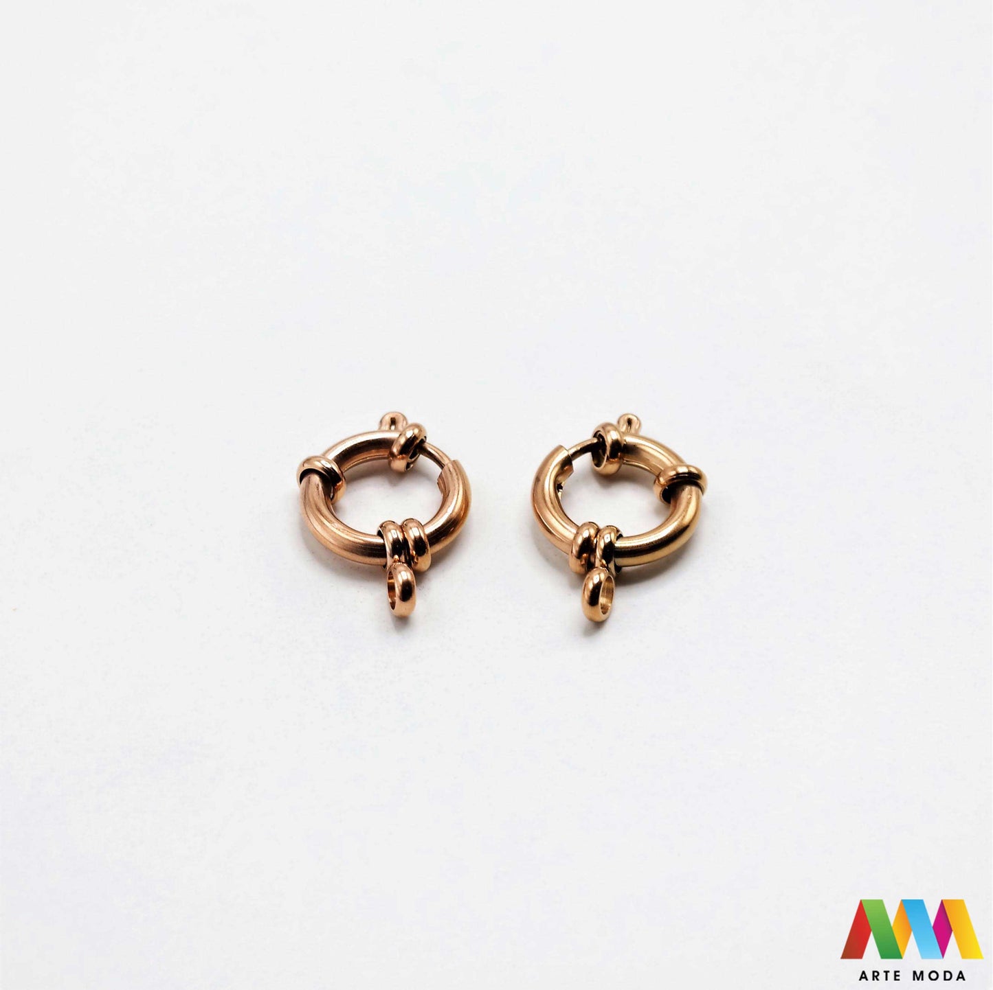 repromaterijal čelični kopče za nakit izradu nehrđajući čelik nakit pribor DIY nakit ogrlice narukvice lančiće nakitni elementi ručni rad čelične inox kopča zatvarači završeci karabin kreacije izdržljivih i elegantnih kopči od nehrđajućeg čelika klasična karabin kopča praktična magnetska kopča ili neki drugi model naše kopče sigurno zatvaranje i profesionalan izgled vašim narukvicama ogrlicama i lančićima DIY nakit kvaliteta koja traje otporna je na koroziju i hipoalergena arte moda repromaterijal