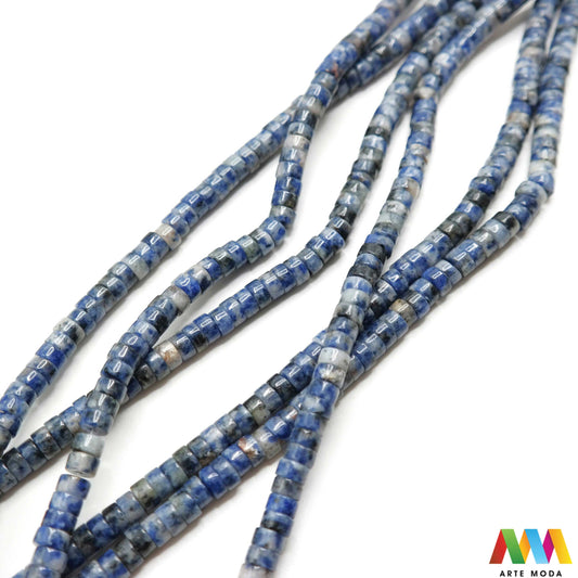 sodalit lazurit kamen kristal dragulj poludrago kamenje repromaterijal poludragi ukrasni mineral prirodni meditacija Sodalit moćan poludragi kamen nebesko plave boje cijenjen zbog svojih metafizičkih svojstava i ljepote Vjeruje se da pomaže u poboljšanju komunikacije jača intuiciju i donosi unutarnji mir Savršen je za meditaciju izradu nakita i kao ukrasni element u domu