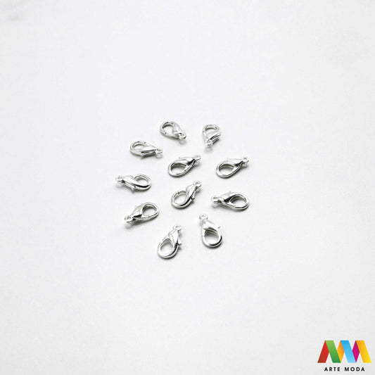 kopče metalne karabiner togl magnet kukice narukvice ogrlice zatvarači nakit DIY metalni pribor spajanje nakita srebrne zlatne karabin magnetne završne kopča narukvica ogrlica Osigurajte svoj nakit Metalne kopče su esencijalne za sigurno završavanje ogrlica i narukvica Birajte između karabin kopči pouzdanost magnetnih kopči lakoća i togl kopči stil Kvalitetni zatvarači u raznim bojama temelj svakog uradi sam nakit projekta arte moda repromaterijal