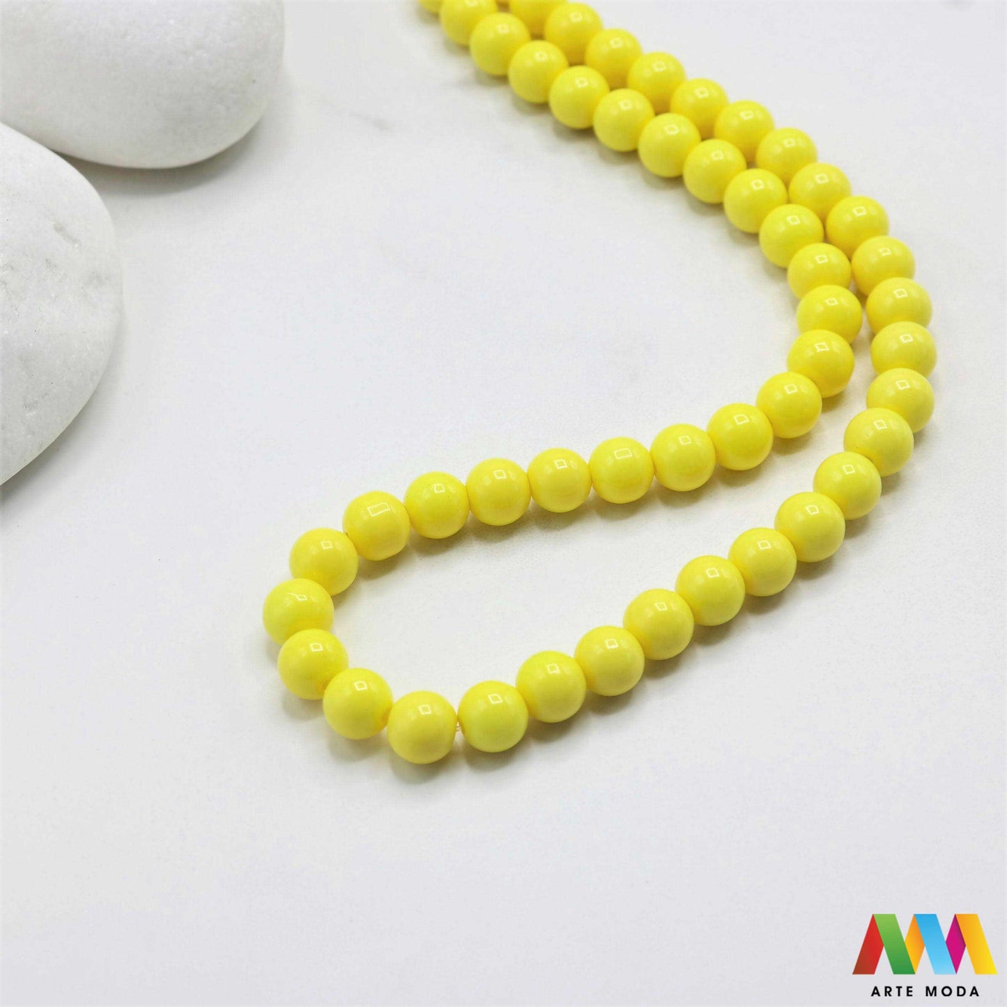 stakleni niz staklo perle zrna zrno staklena perla okrugle okrugla Staklene okrugle perle koje služe za nizanje i izradu nakita poput narukvica i ogrlica te torbica i ostalih modnih dodataka