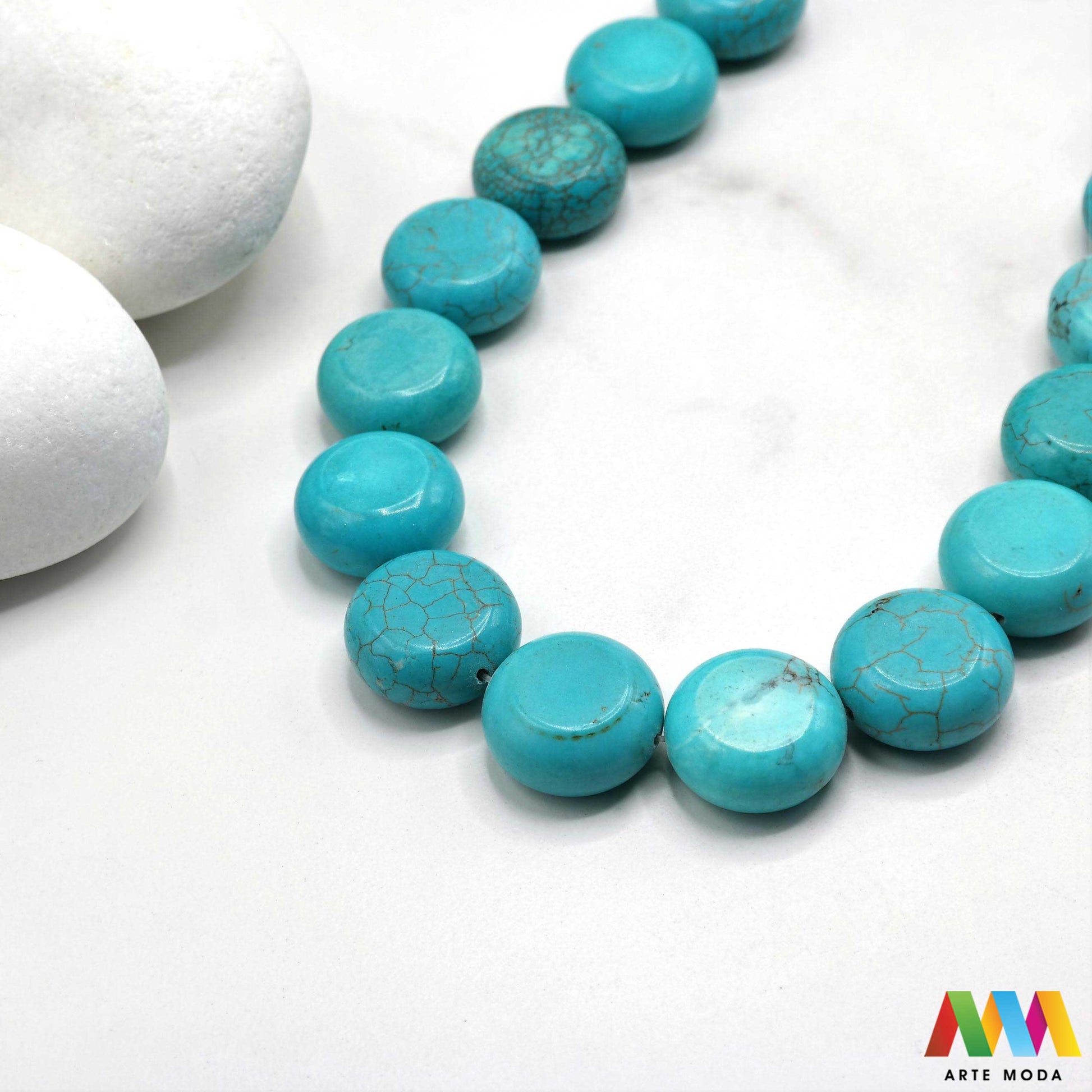 tirkiz poludragi kamen kristal mineral nakit prirodni meditacija zaštita sreća plava grlena čakra ljekovito kamenje energija kristala Simbol neba i mora ovaj prekrasni plavi poludragi kamen cijenjen je zbog svoje ljepote i metafizičkih svojstava Vjeruje se da pomaže u komunikaciji donosi sreću i štiti od negativne energije Savršen je za izradu nakita i meditaciju