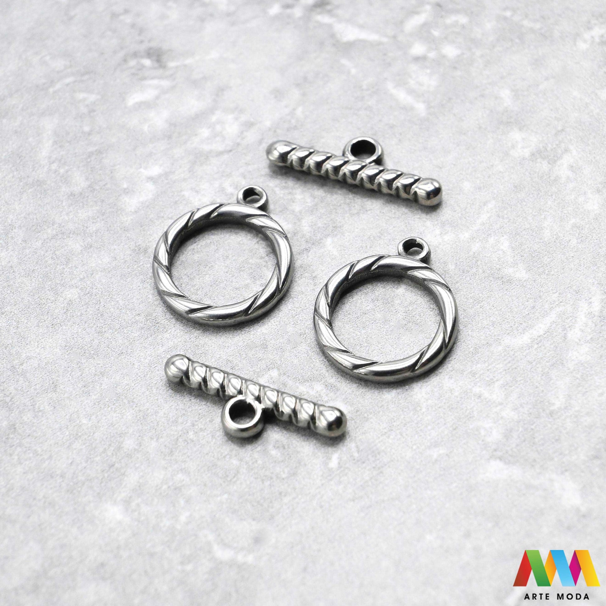 repromaterijal čelični kopče za nakit izradu nehrđajući čelik nakit pribor DIY nakit ogrlice narukvice lančiće nakitni elementi ručni rad čelične inox kopča zatvarači završeci karabin kreacije izdržljivih i elegantnih kopči od nehrđajućeg čelika klasična karabin kopča praktična magnetska kopča ili neki drugi model naše kopče sigurno zatvaranje i profesionalan izgled vašim narukvicama ogrlicama i lančićima DIY nakit kvaliteta koja traje otporna je na koroziju i hipoalergena arte moda repromaterijal